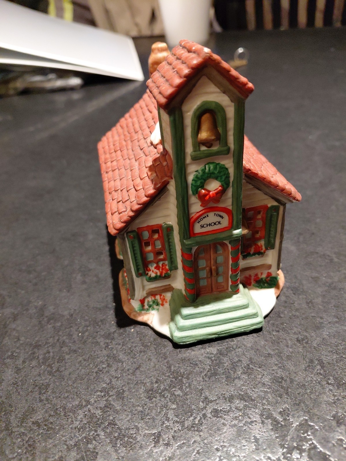 Vintage 1995 Christmas School Porcelain Hometown America figurine 4 1/2″ Dwk