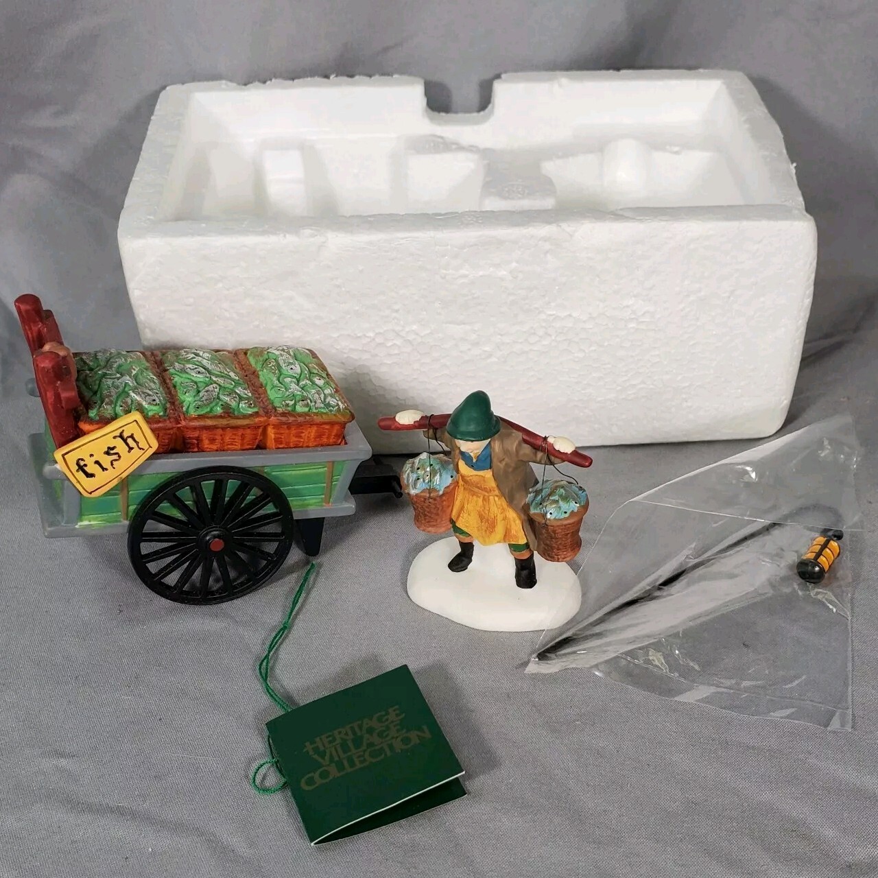 Dept 56 Dickens Village Chelsea Market Fish Monger & Card 5814-9 Foam No Box