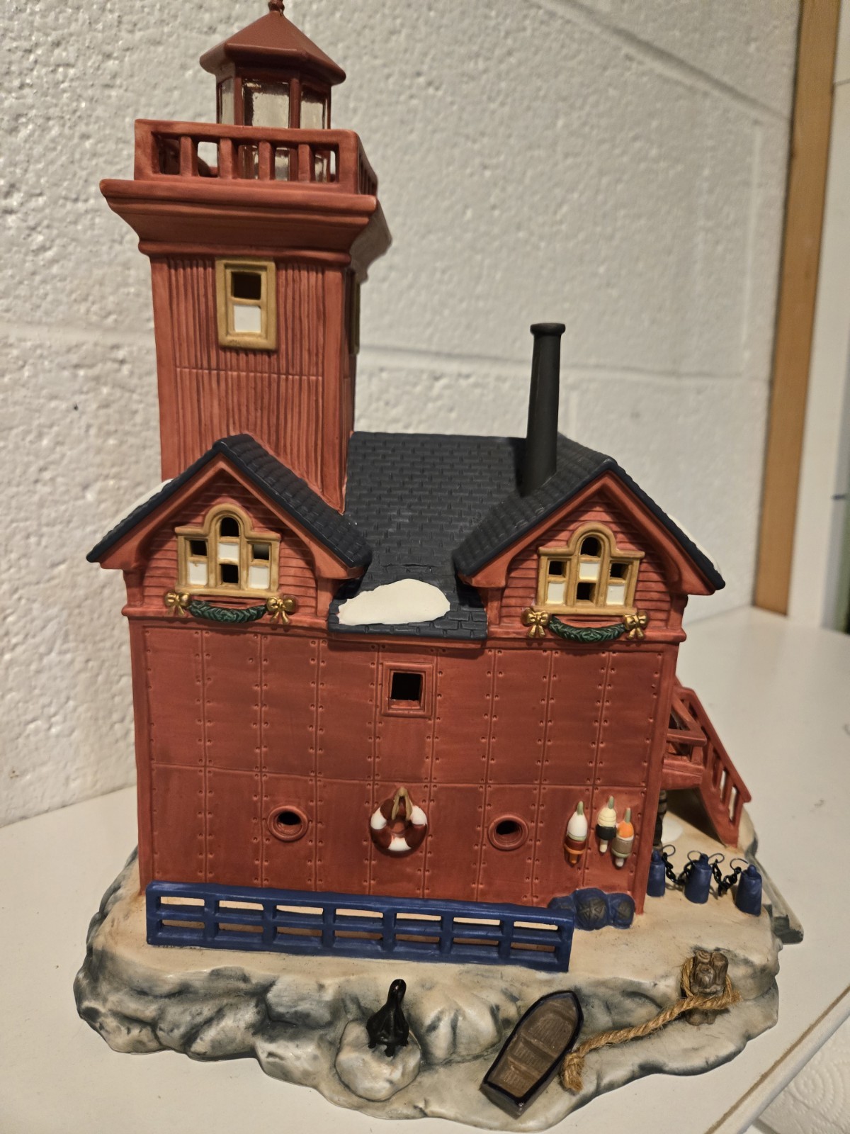 Harborside Village Deluxe Porcelain House ” Holland, Mich”. 12 1/2 inch tall.