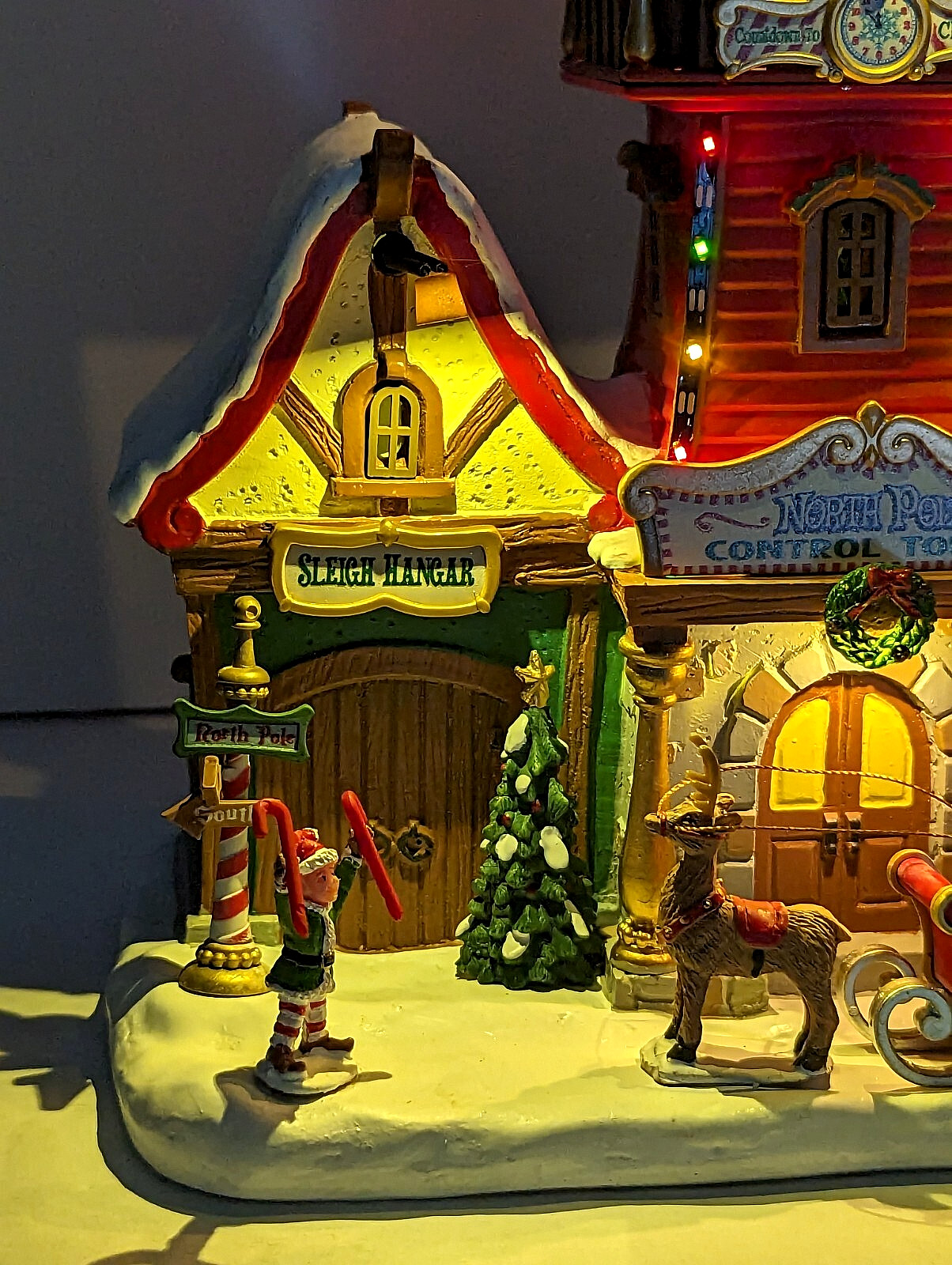 Lemax Santa’s Wonderland Village NORTH POLE CONTROL TOWER With Adapter #25864