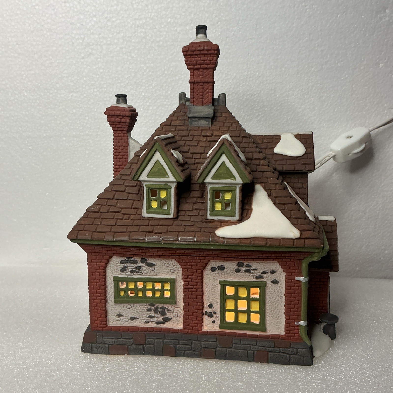 Dept 56 Wm Wheat Cakes & Puddings Dickens Village 58084 Lighted w Box