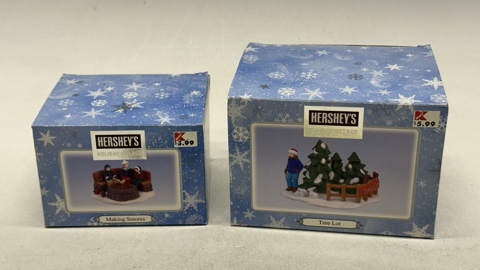 2001 Hershey’s Holiday Village Making Smores Tree Lot Christmas Figurine 2 LOT