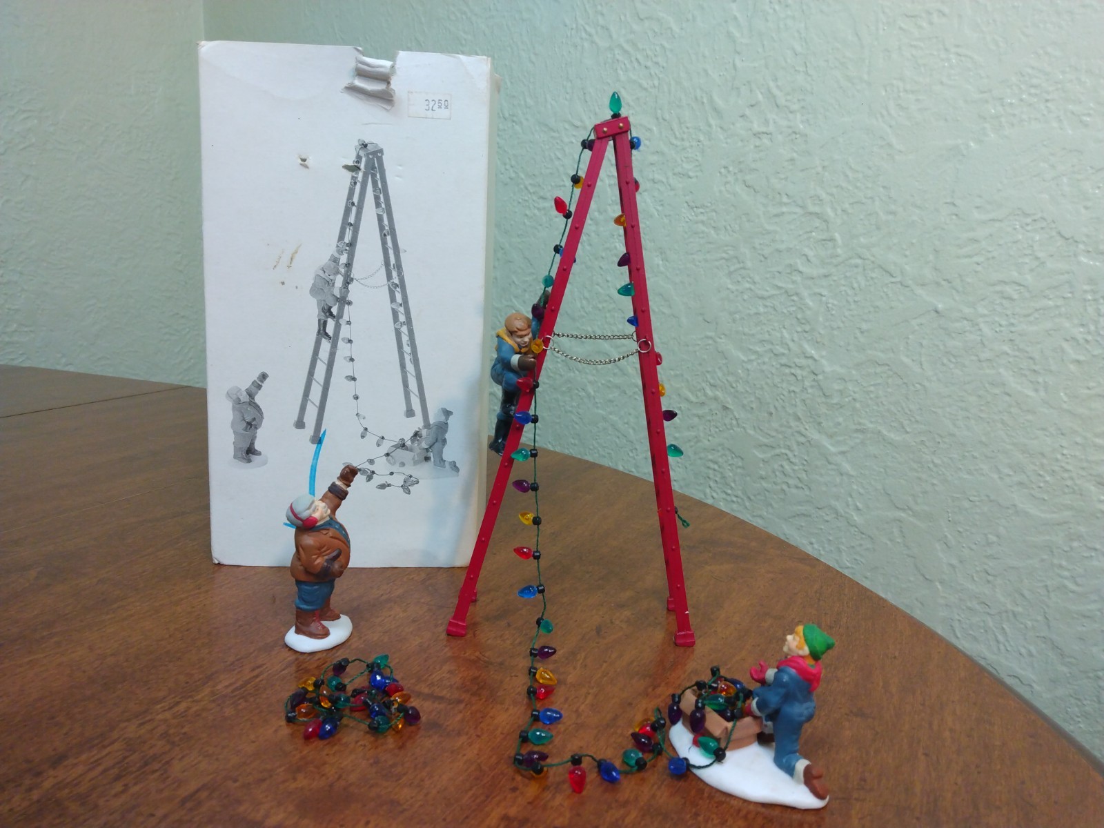 Heritage Village Dept 56 Collection Town Tree Trimmers No. 5566-2 Complete