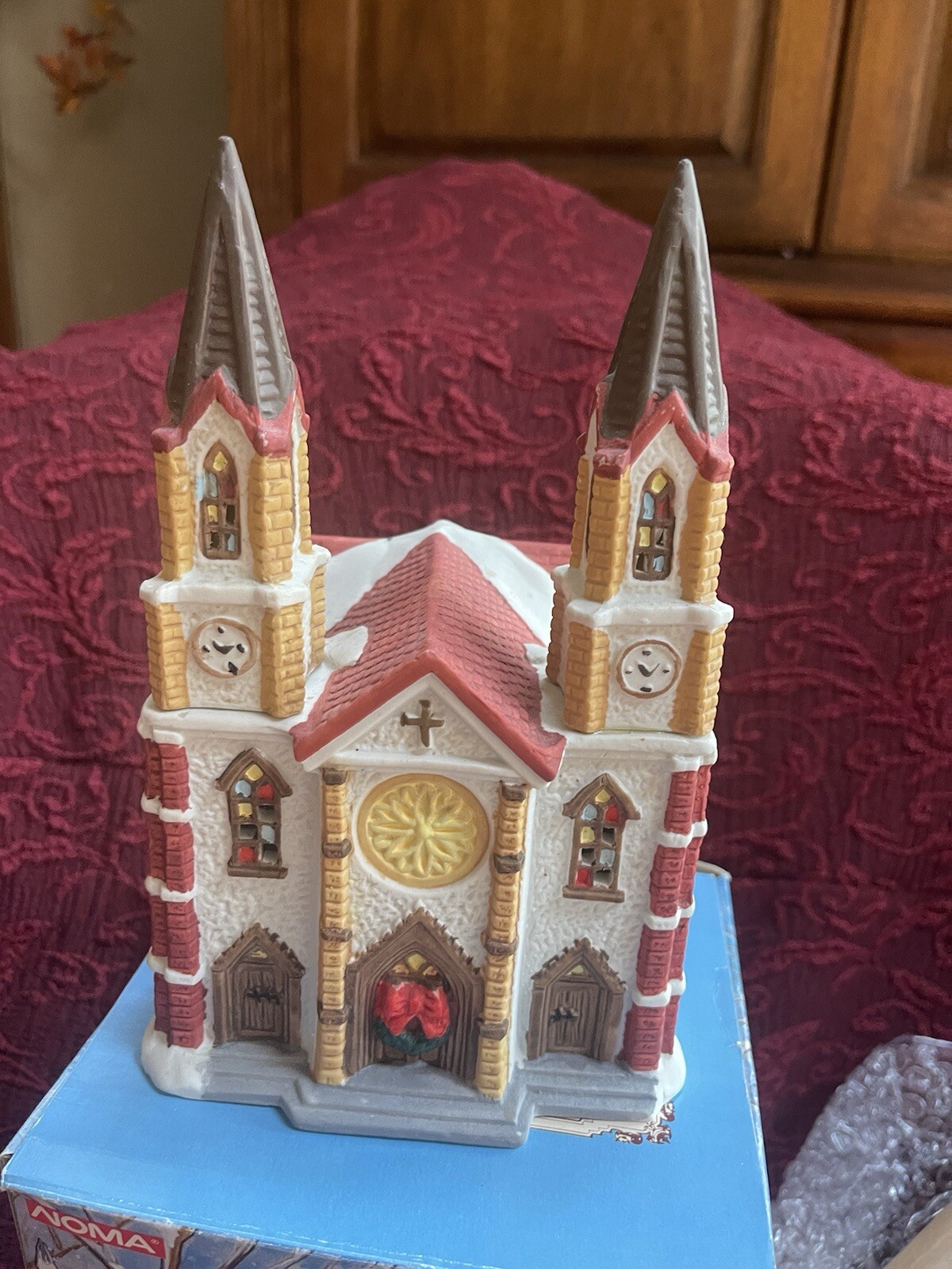 Vtg Dickensville 8” Porcelain Lighted Church 2 Steeple In Orig Box 1995