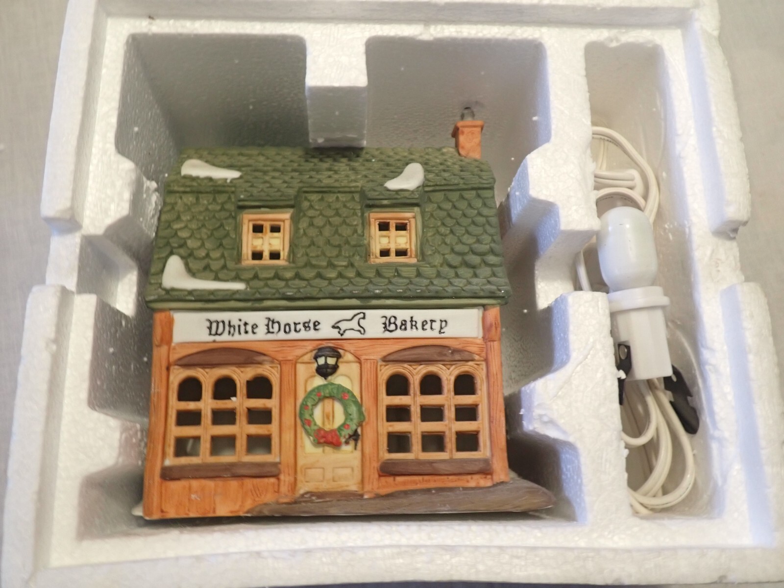 Department 56 Heritage Dickens Village White Horse Bakery #5926-9 in box
