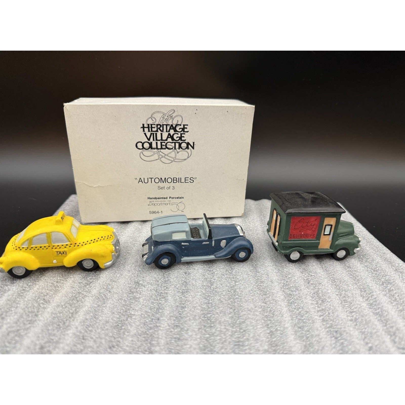 Dept 56 Heritage Village Automobiles Set of 3 #5964-1 Christmas In The City box