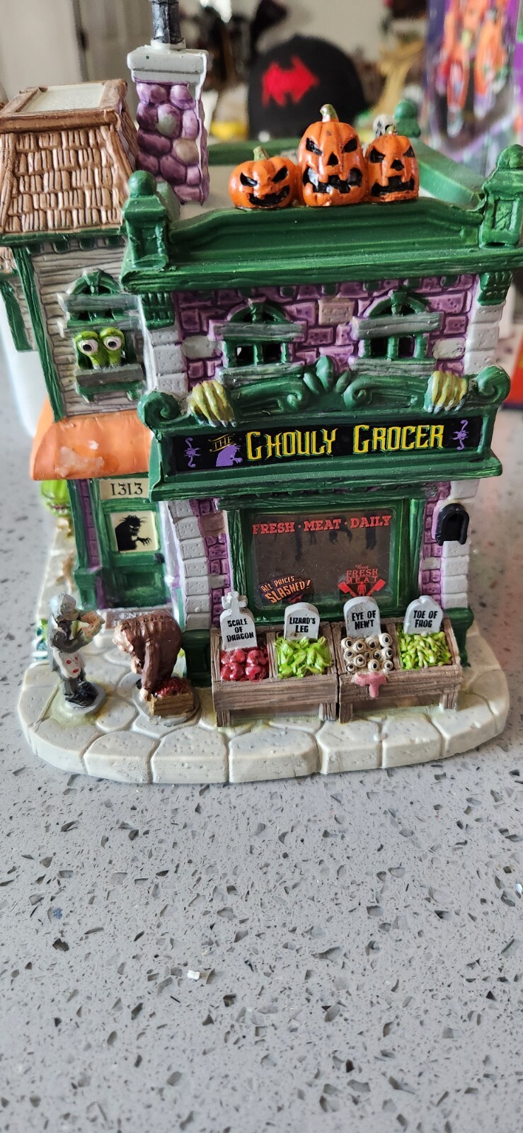 Lemax 2019 Ghouly Grocer Spooky Town #95458 Dead People Freshly Picked Produce