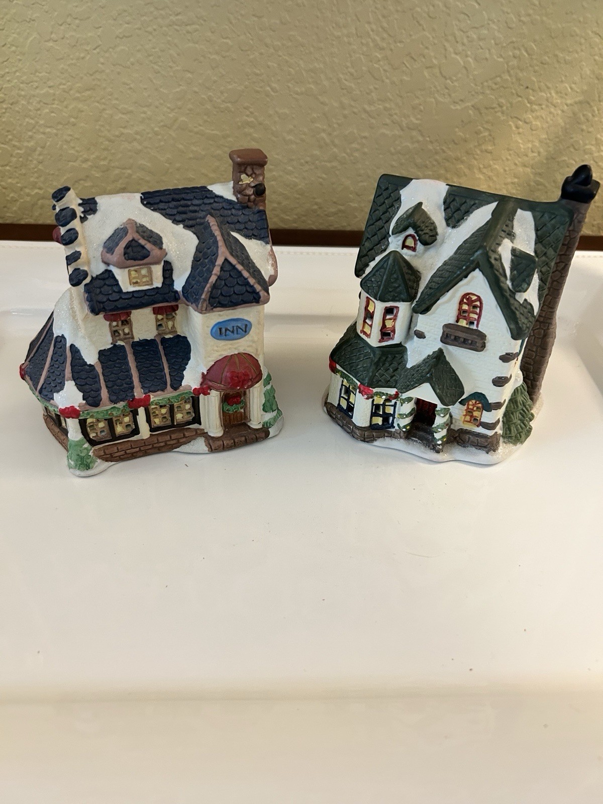 Cobblestone Corners 2001 Porcelain Christmas Buildings, Lot Of 2