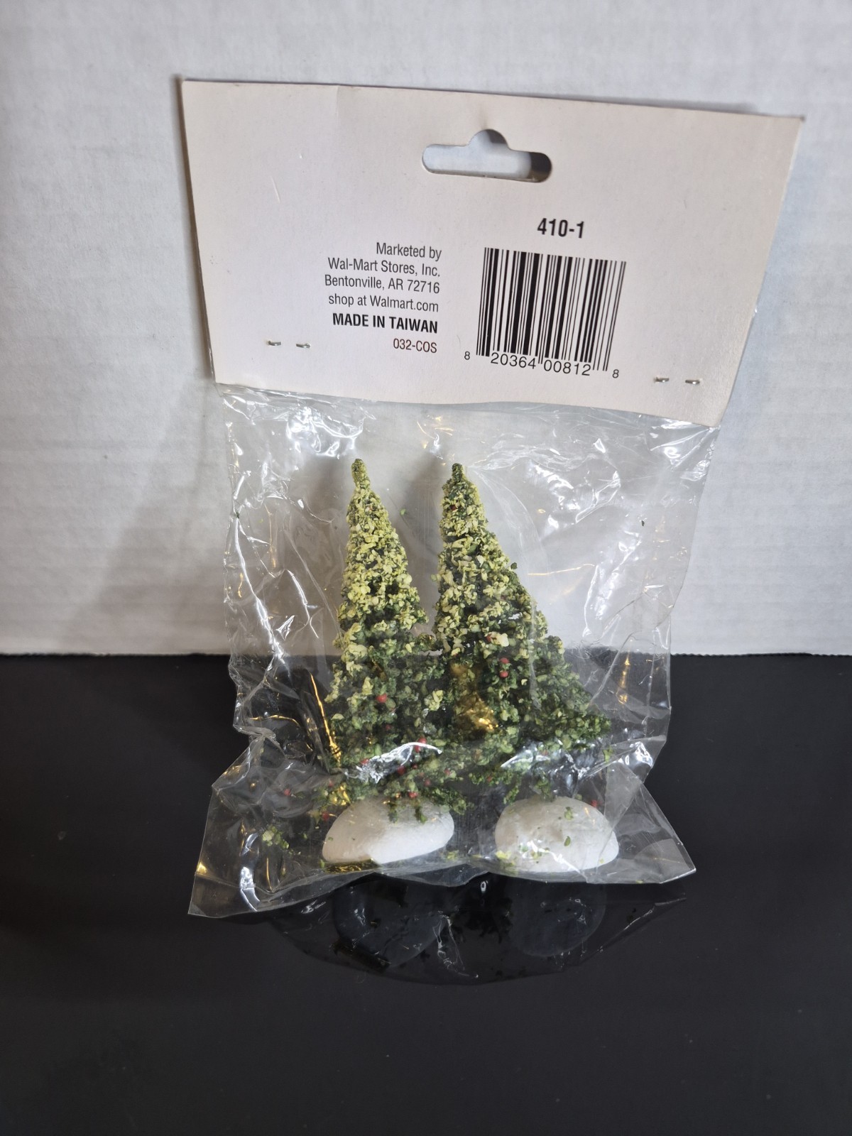 2004 Village Collectibles Trees Holiday Time Two Christmas Trees