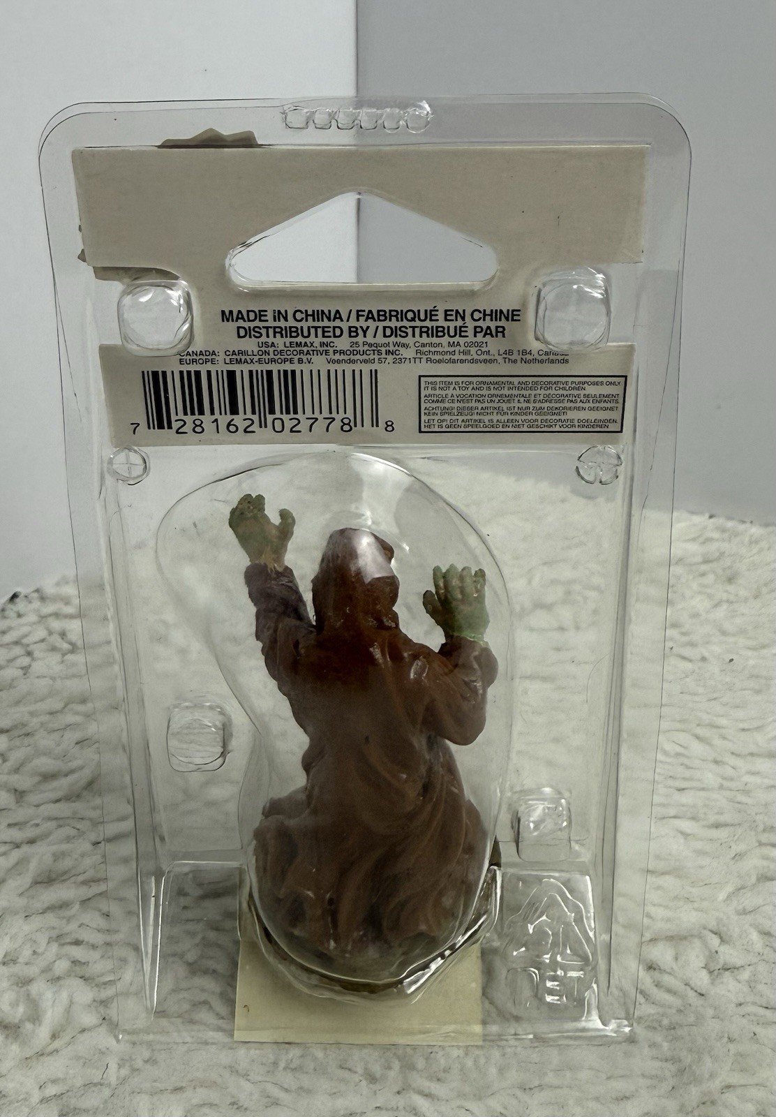 Lemax Spooky Town Halloween Faceless Ghoul Mailbox Pile Skulls 04168 74584 02778