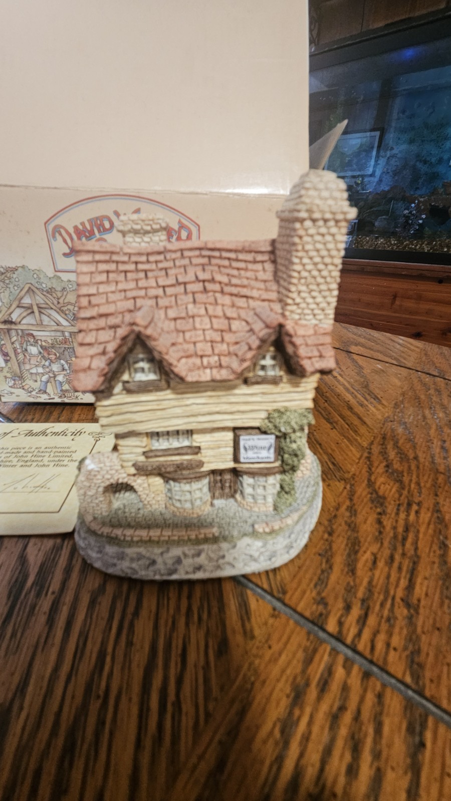 David Winter Cottages The Wine Merchant Hand Made Painted Great Britain 1980