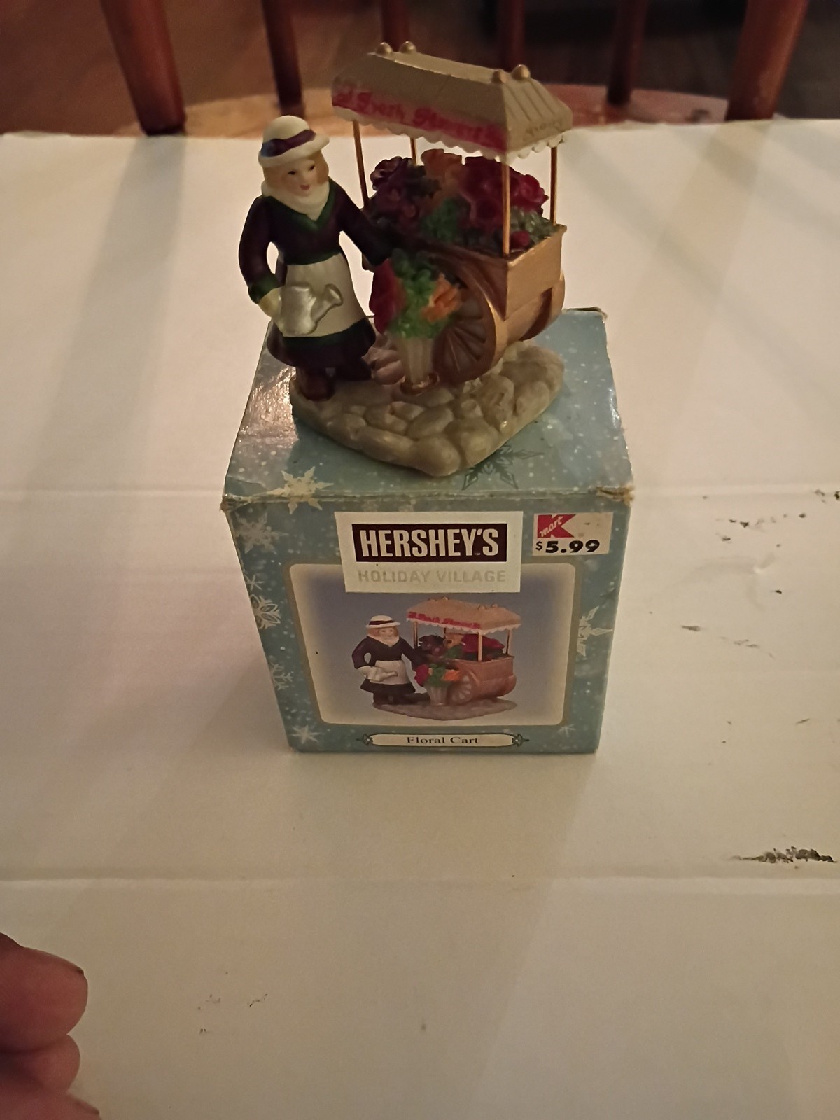 2001 Hershey’s Holiday Village Fresh Flower Cart Florist Shoppe Accessory NIB