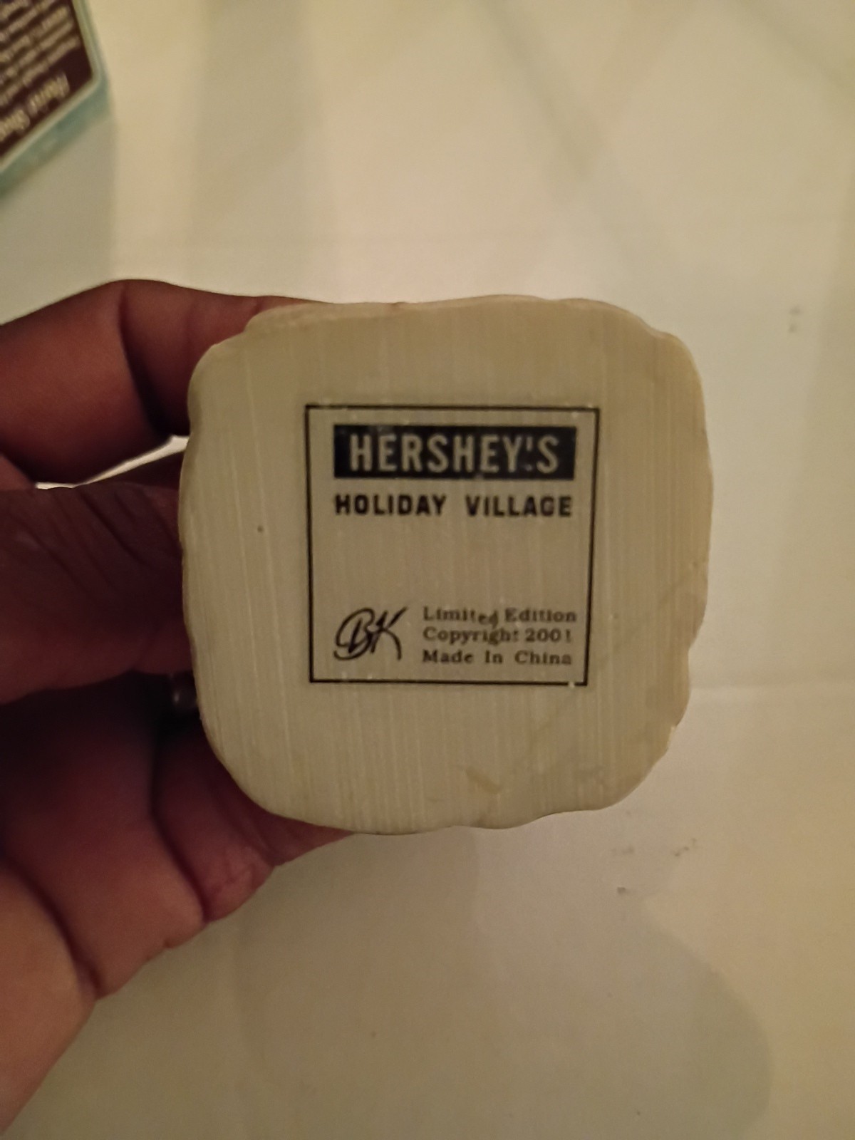 2001 Hershey’s Holiday Village Fresh Flower Cart Florist Shoppe Accessory NIB