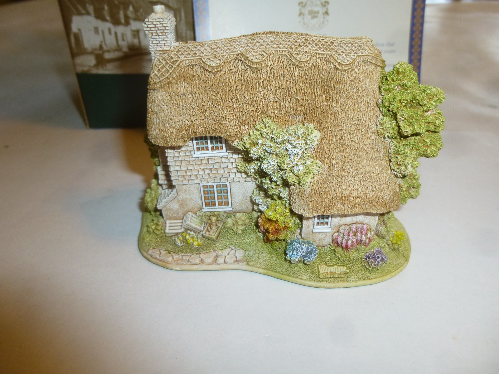 Lilliput Lane “Fresh Today”, 1999/2000 Collectors Club With Box and DEED