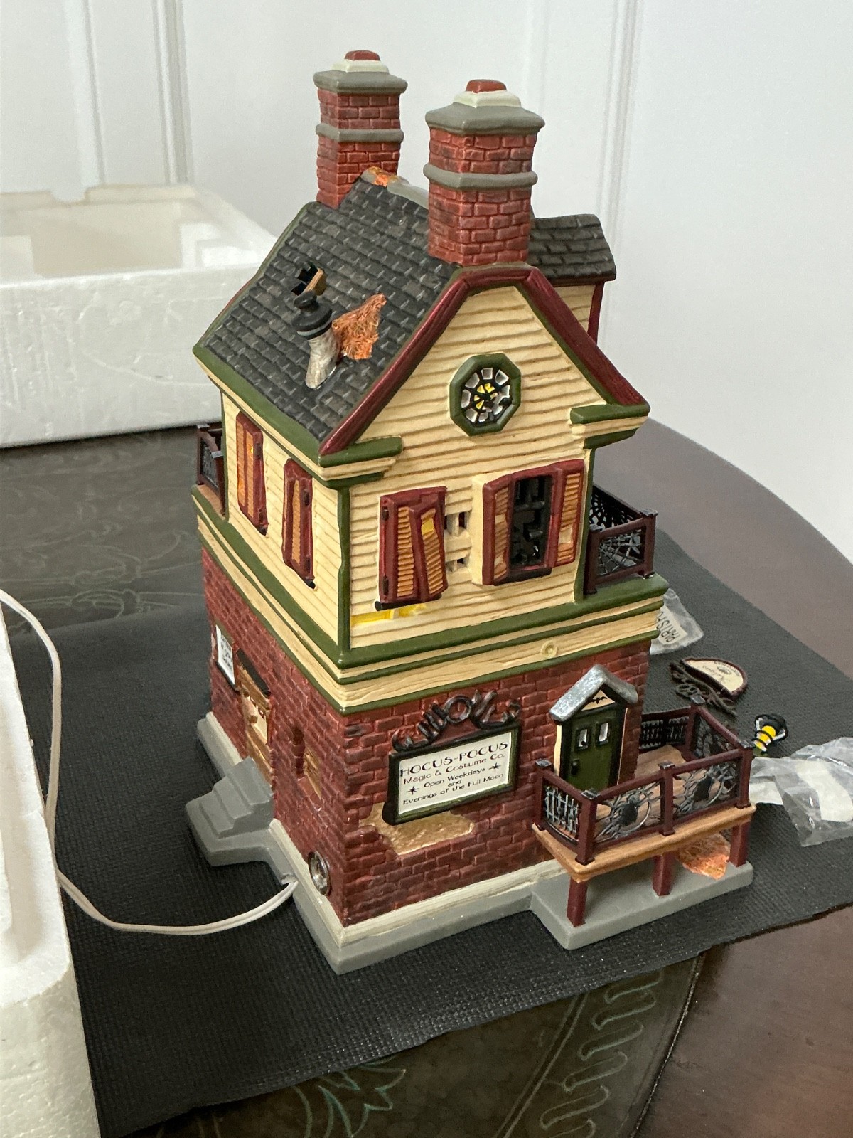 Dept 56 Snow Village Helga’s House Of Fortunes 55316 NEW Halloween House MINT