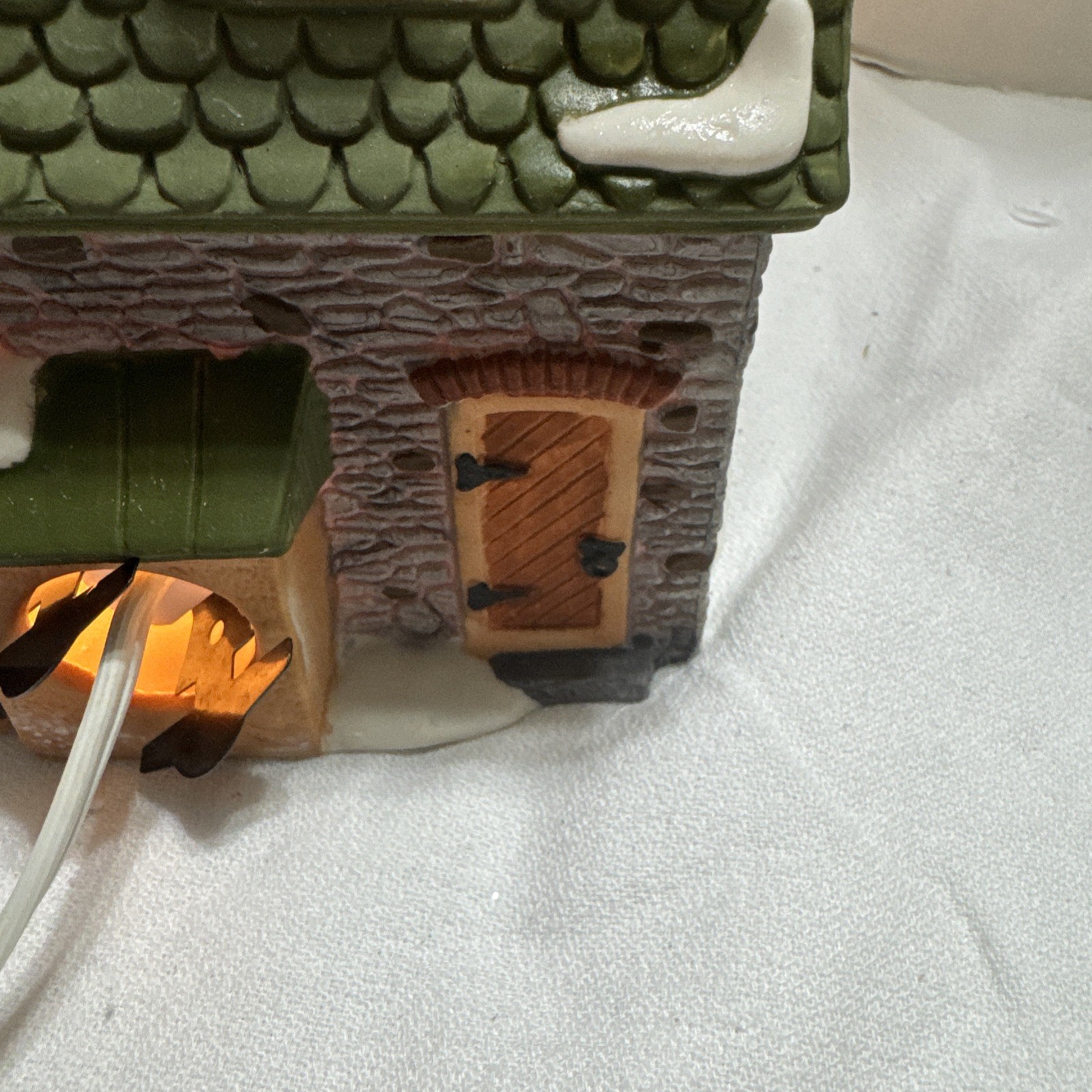 Dept 56 Heritage Village Collection White Horse Bakery 5926-9 Dickens New Cord