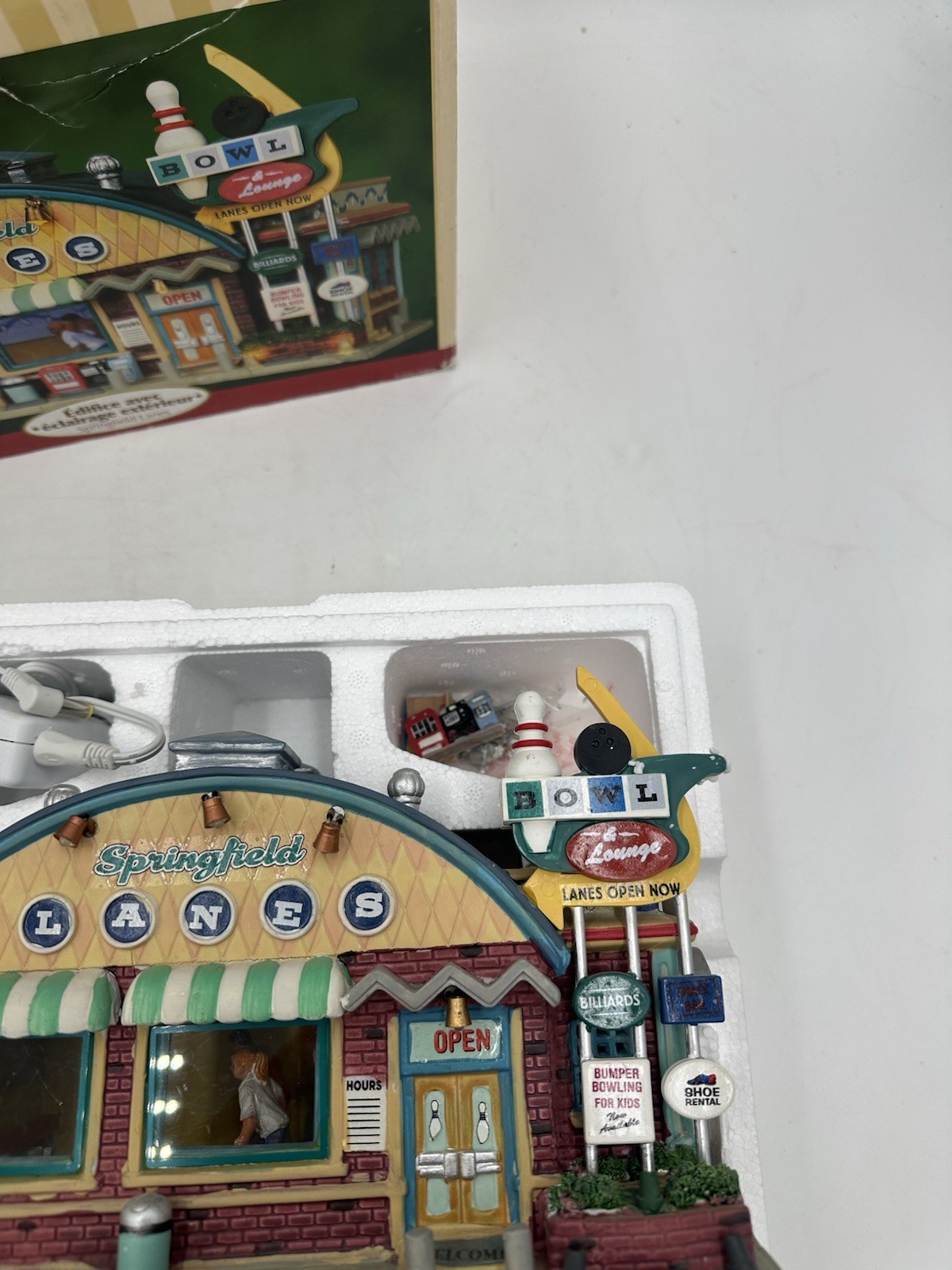 Lemax Springfield Lanes 95817 Bowling Alley Christmas Village 2009