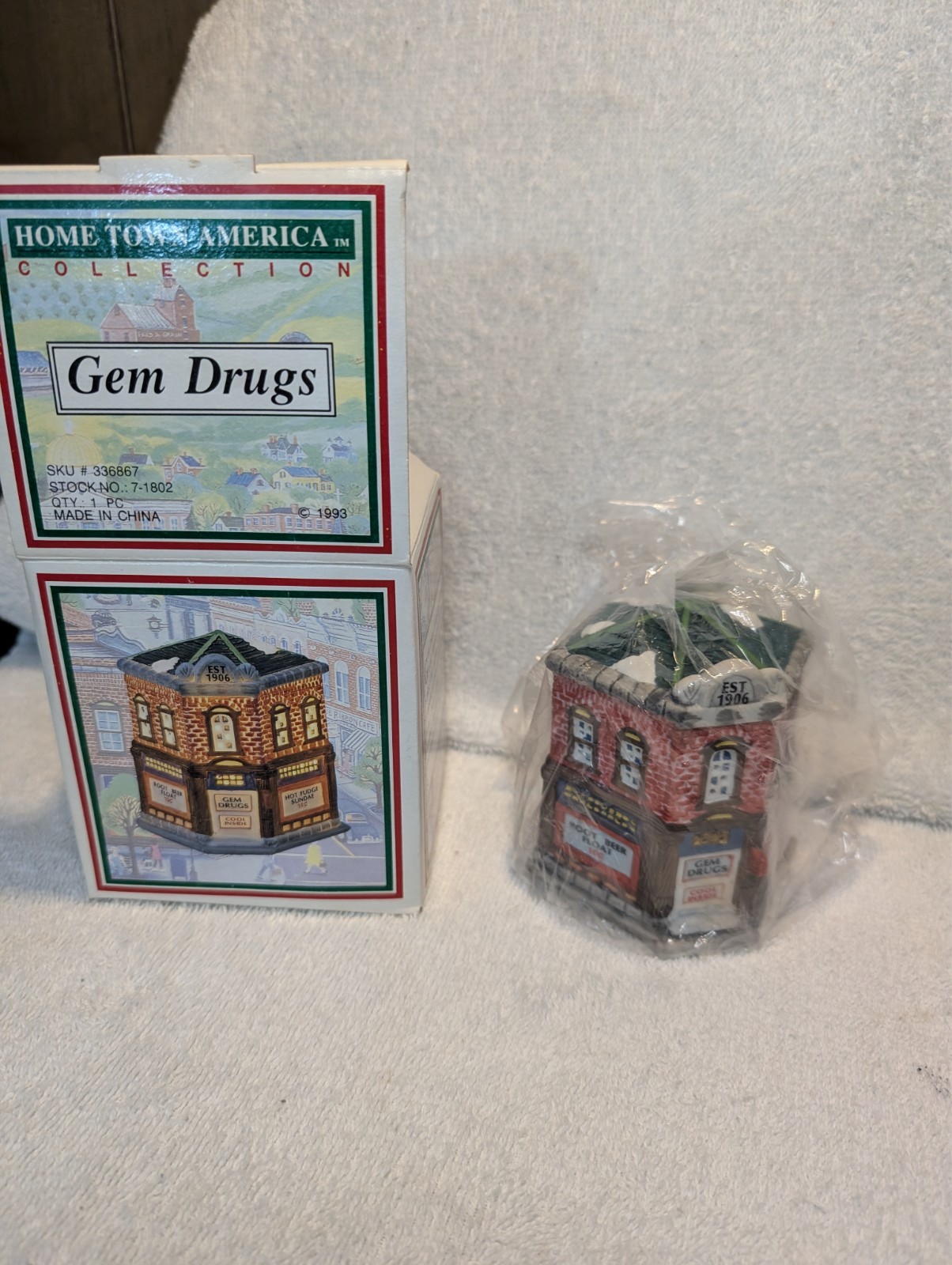 Vtg 1993 Home Town America Christmas Village / Houses “Gem Drugs” 336867