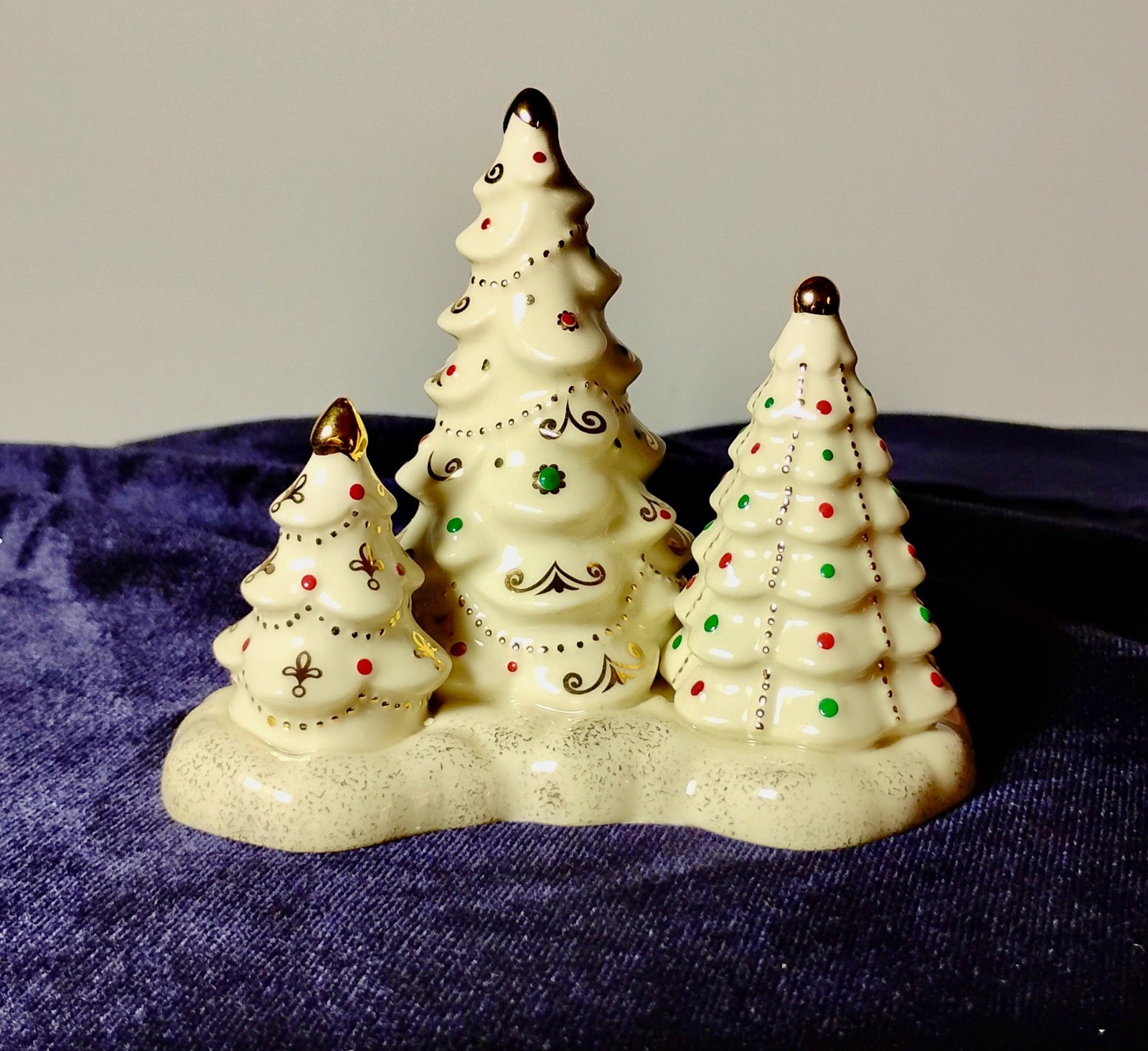 LENOX MISTLETOE PARK set of TREES — Village Treasures series NEW