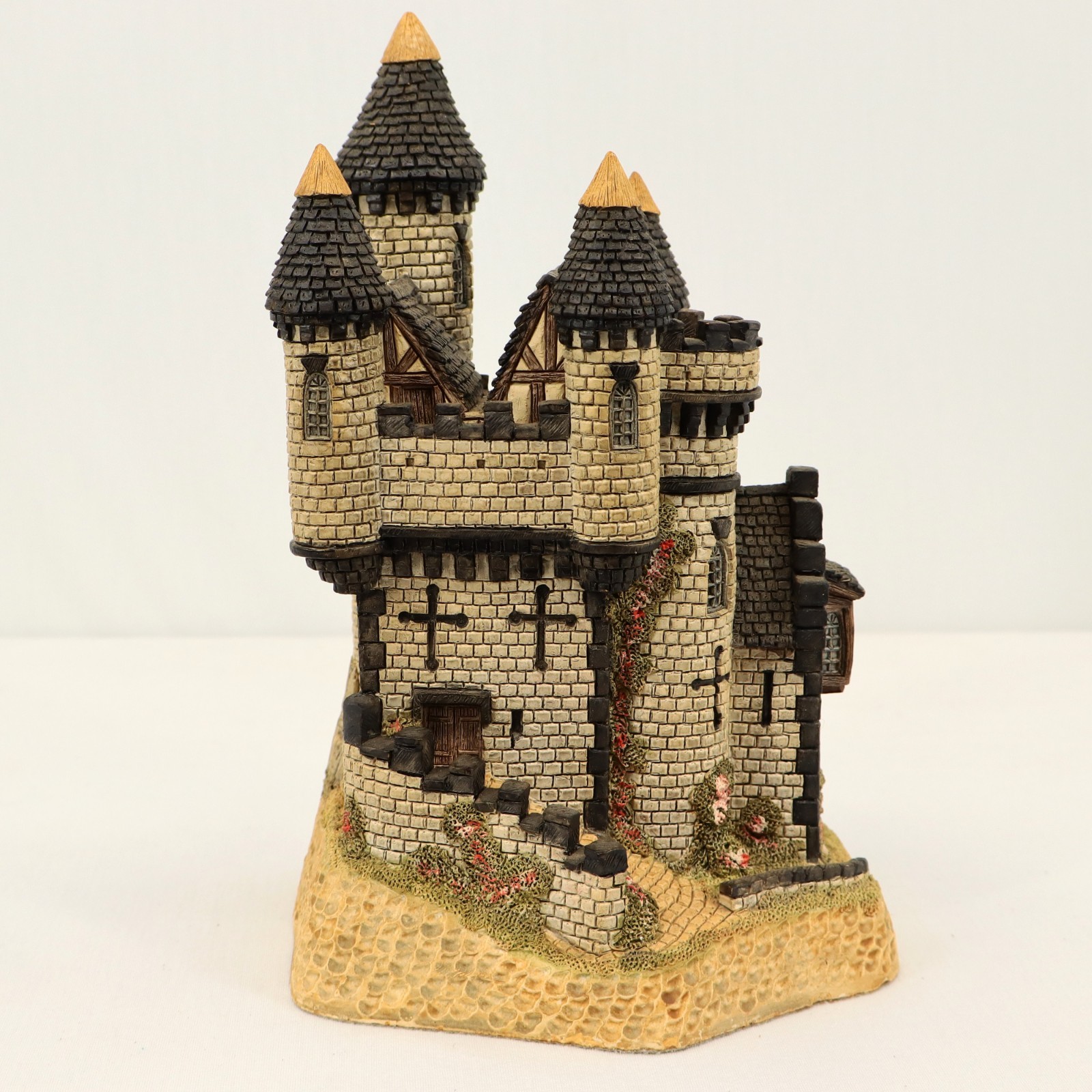 VTG 1988 David Winter Macbeth’s Castle Scottish Collection Hand Painted 8.5″
