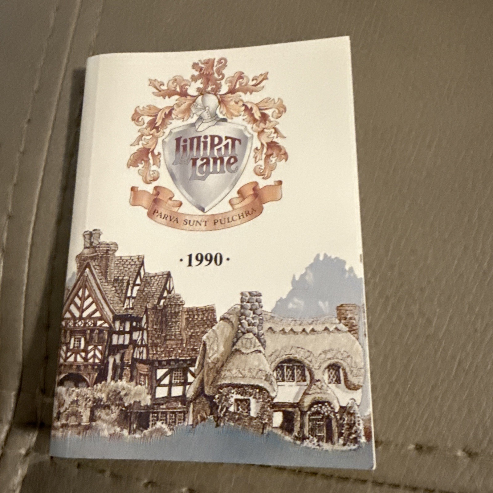 Clover Cottage Lilliput Lane. NIB. Mint Condition. Free Shipping!