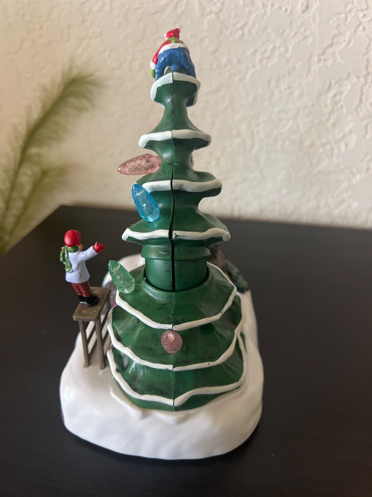 Holiday Time Light-up & Musical Christmas Village Decorating The Tree Scene 8.3″