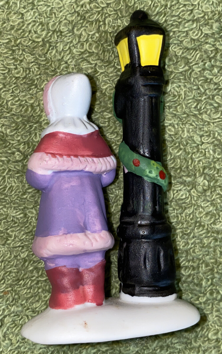 Lemax Christmas Village Caroler – Girl Next To A Lamp Post