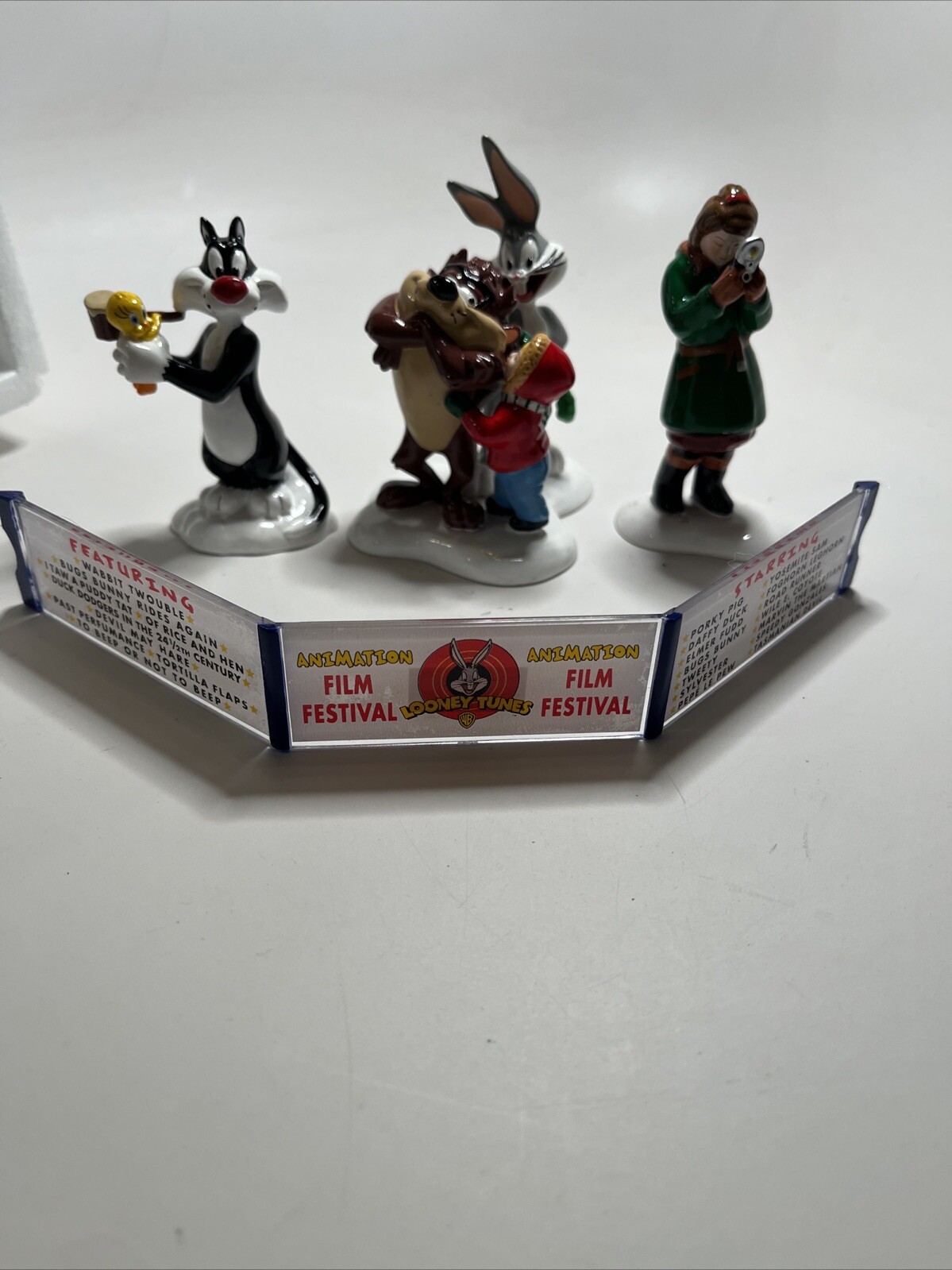 Dept 56 Looney Tunes Animation Film Festival Snow Village Bugs Bunny Daffy Duck