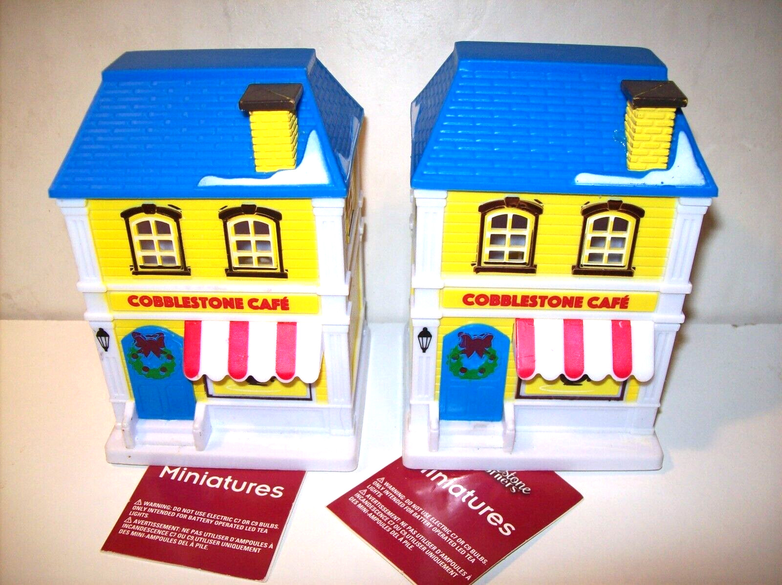 2 COBBLESTONE CORNERS MINI CHRISTMAS VILLAGE HOUSES LED LIGHTED IN WORKING ORDER