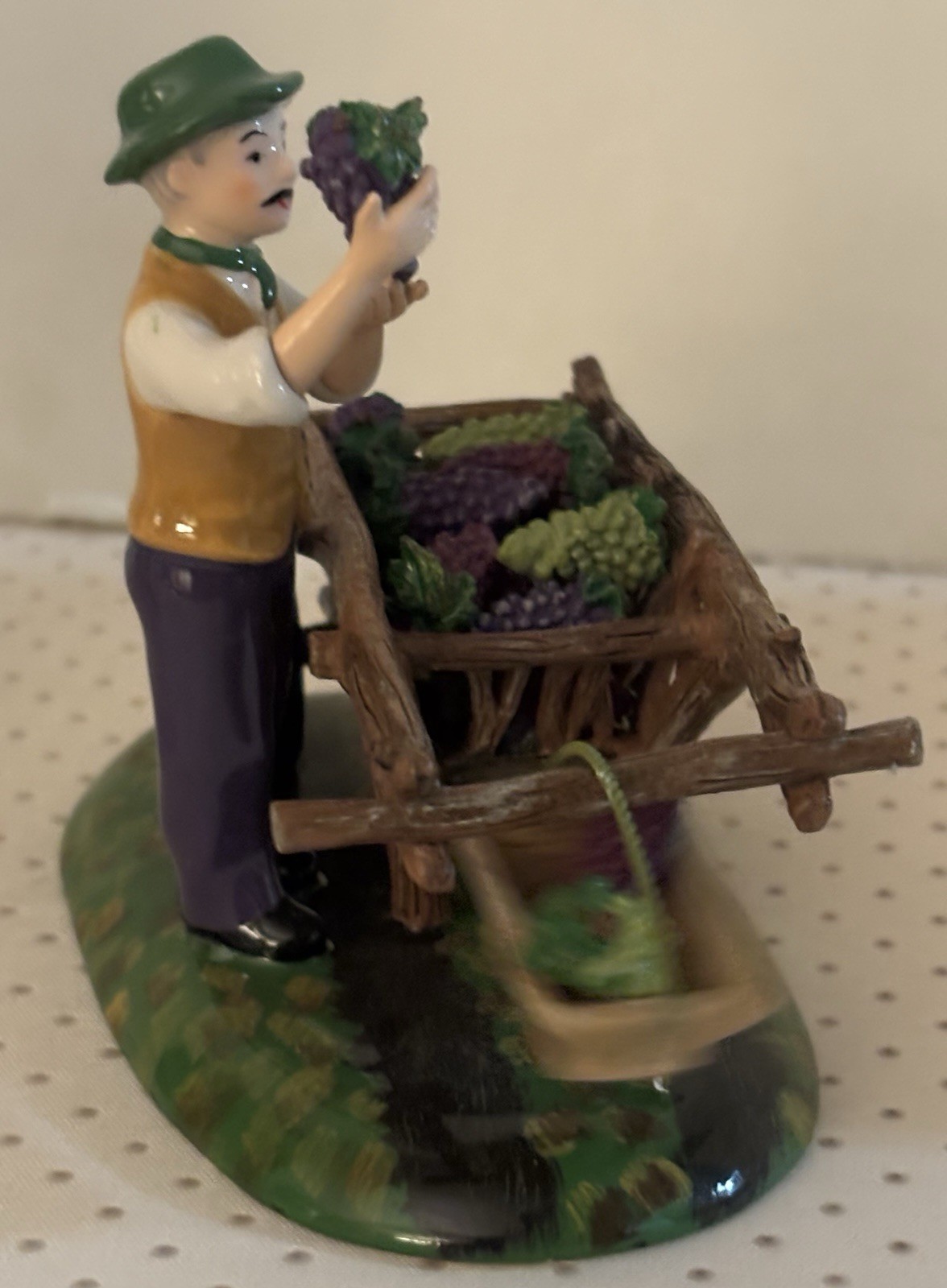 Dept 56 Snow Village Ready For Picking Retired Wine Grapes Accessory