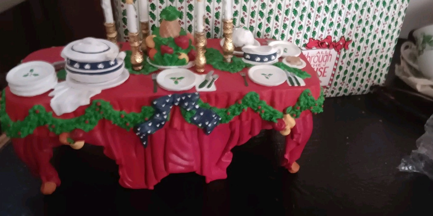 Dept 56 All around The House Dinner Table Wonderfull vintage Estate Item