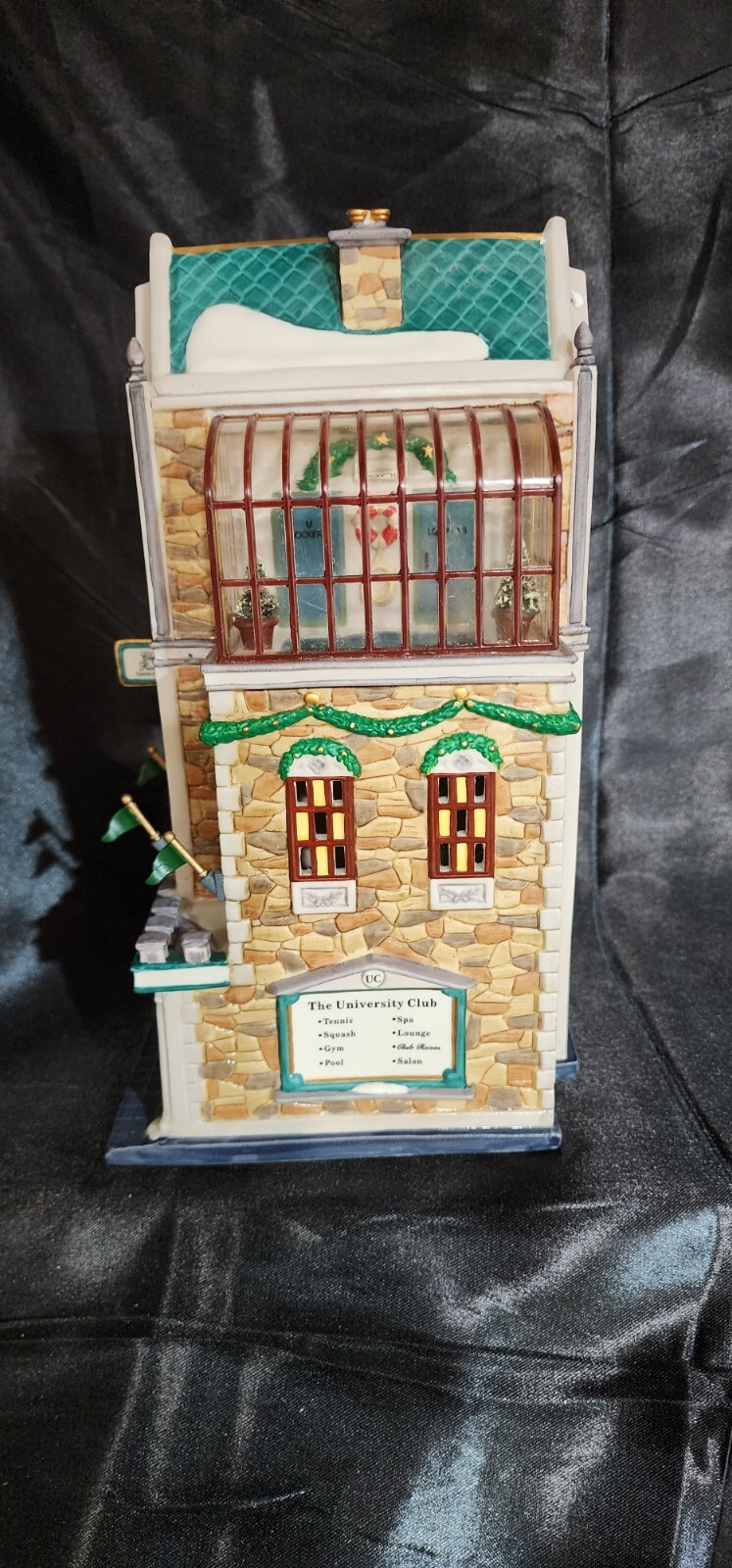 Dept 56 Christmas in the City “University Club” #58945 Item#309