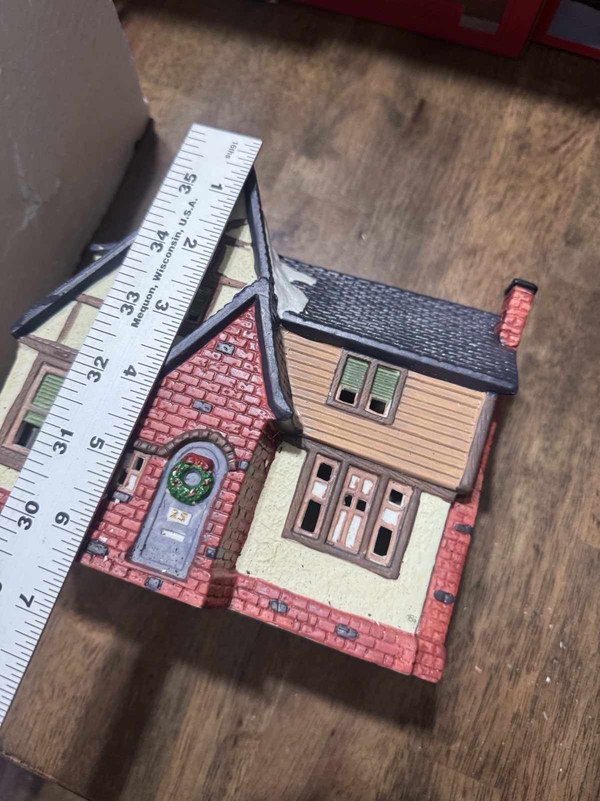 Dickens Keepsake Christmas Village Porcelain House O’Well Novelty 1994