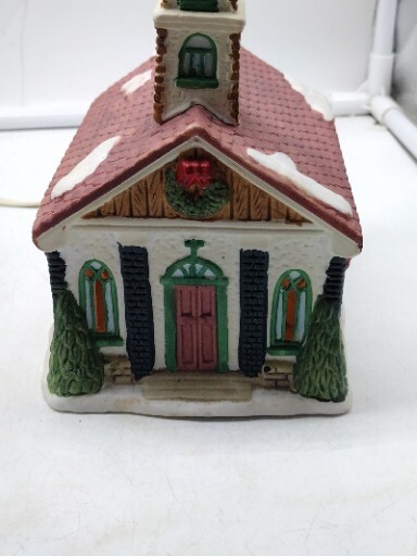 1995 Trim A Home Lighted Christmas Village Church
