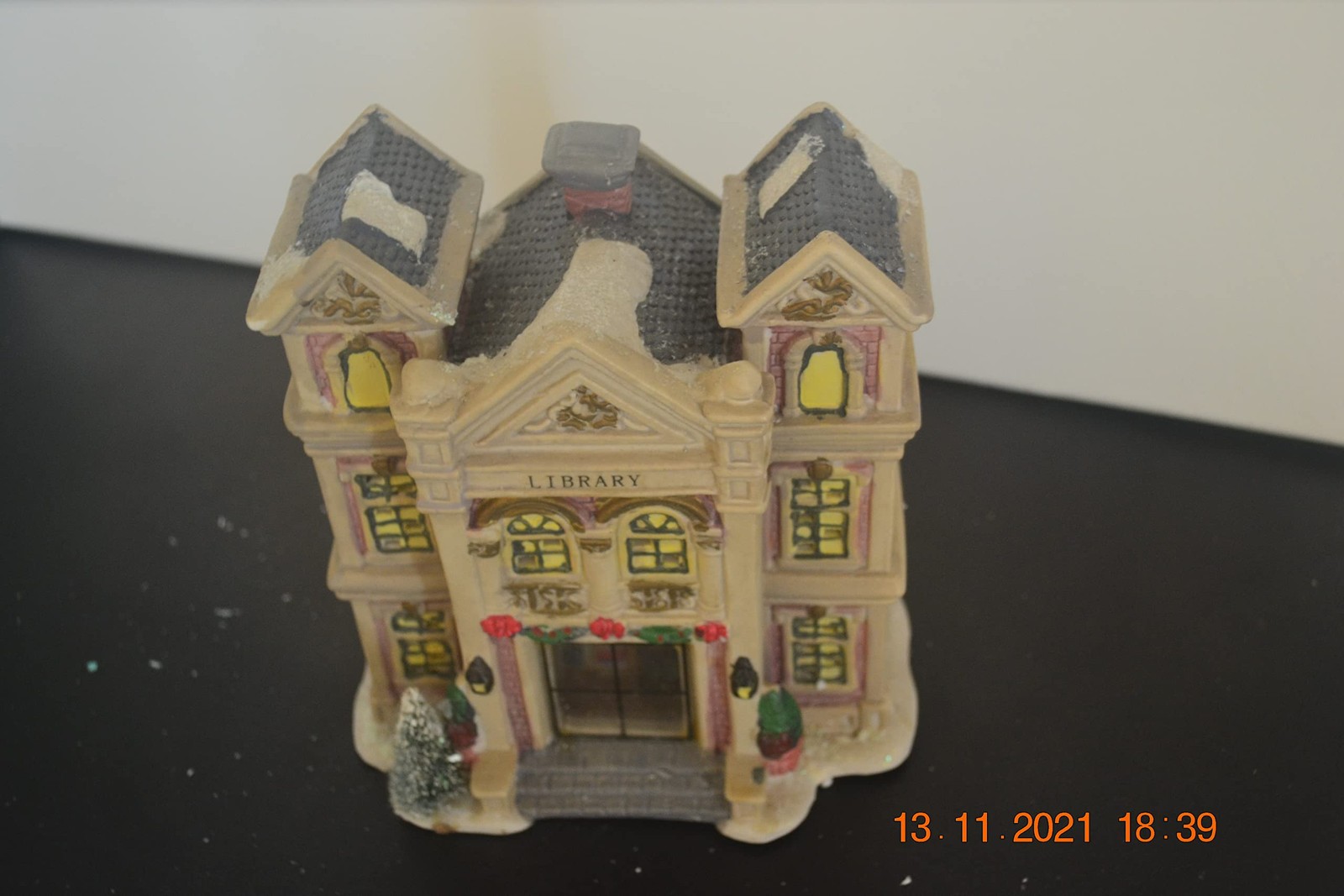 Library Porcelain Lighted House 6 1/2″ Collectible