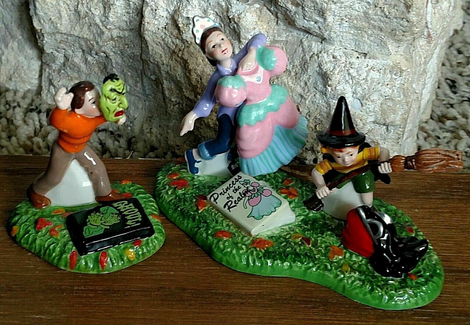 Can’t Wait For Halloween! #55272 Snow Village Dept 56 -BUYER GUARANTEE