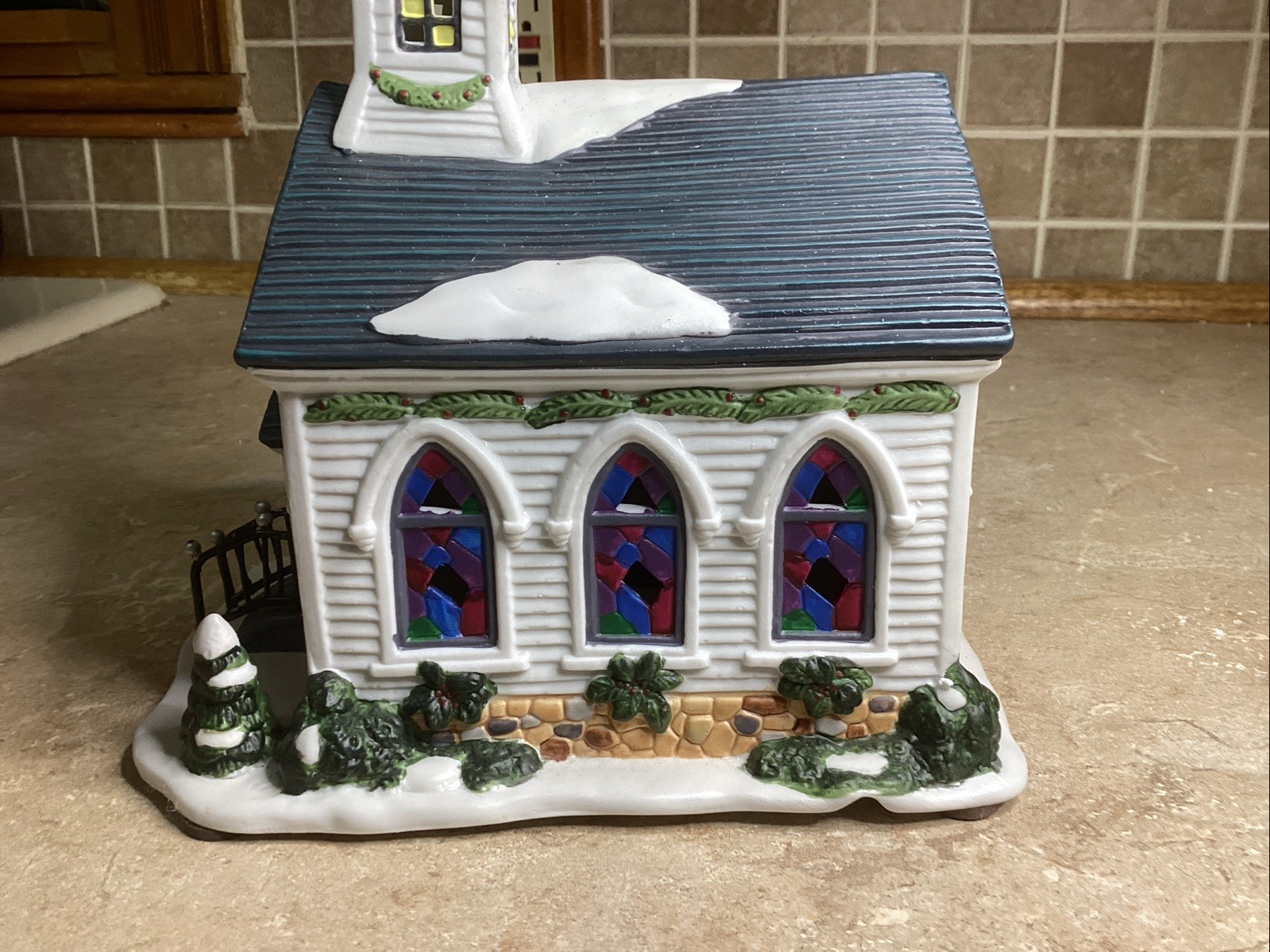 VTG ‘94 Dept 56 Original Snow Village Wedding Chapel Church- Box & Light Cord