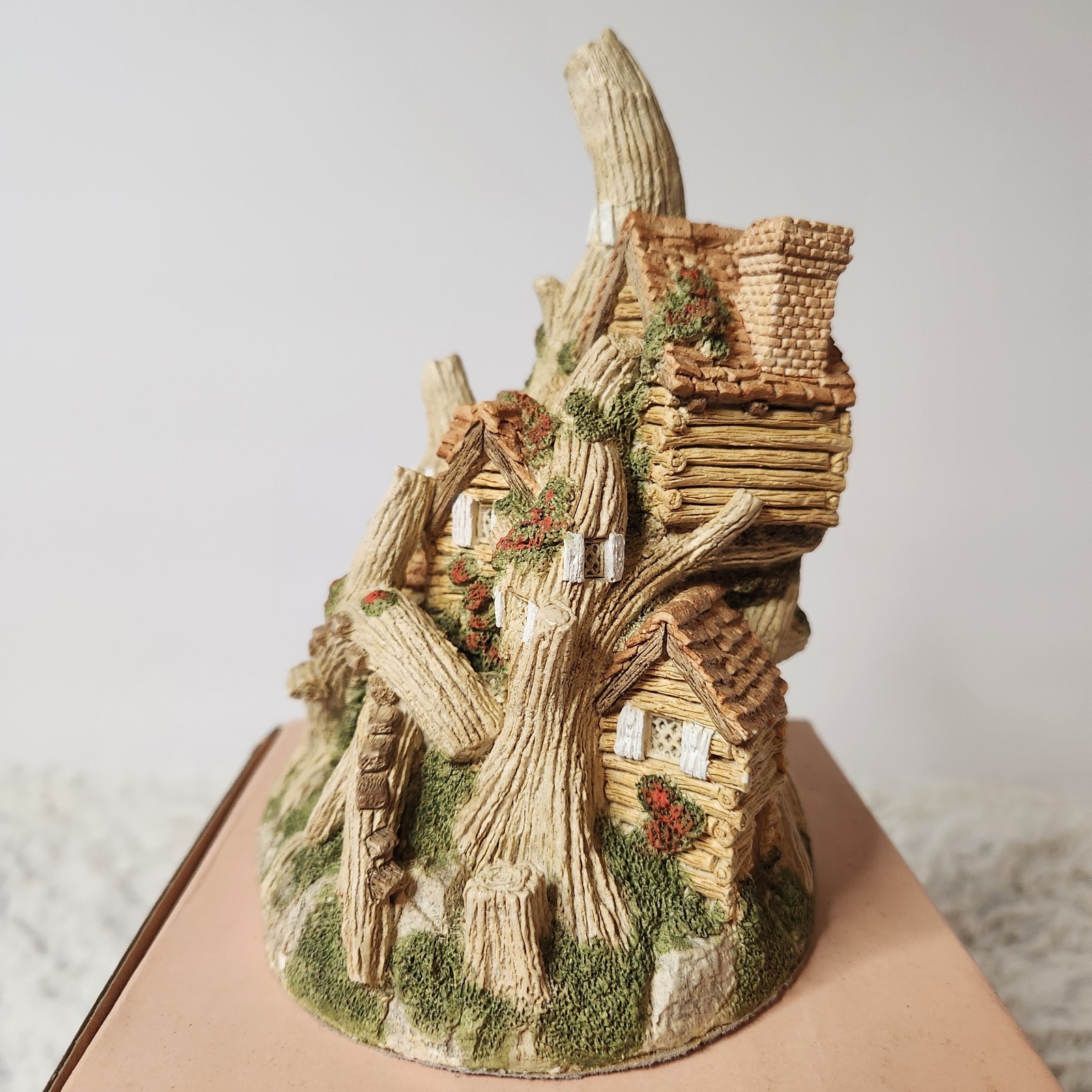 Woodcutters Cottage David Winter 1983 Handmade Handpainted Fairy Garden Tree Box
