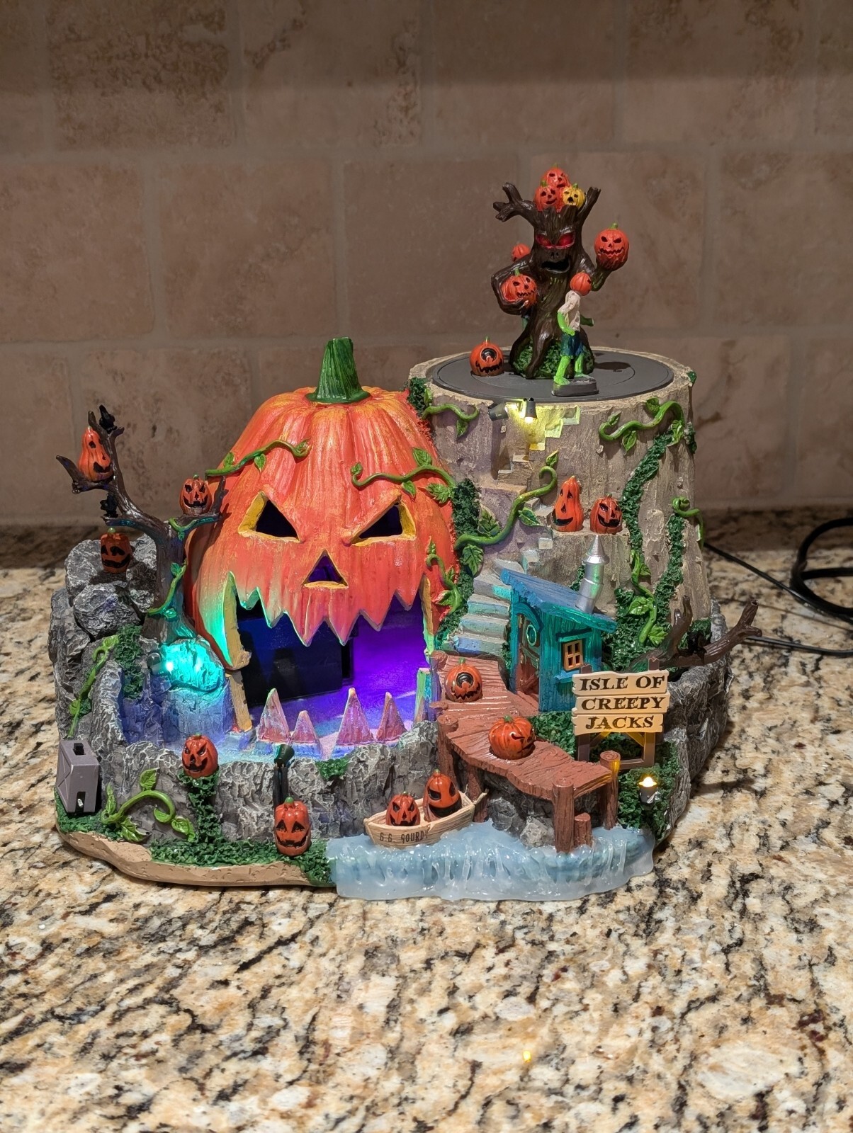 Lemax Spooky Town Isle Of Creepy Jacks 2021 READ DESCRIPTION