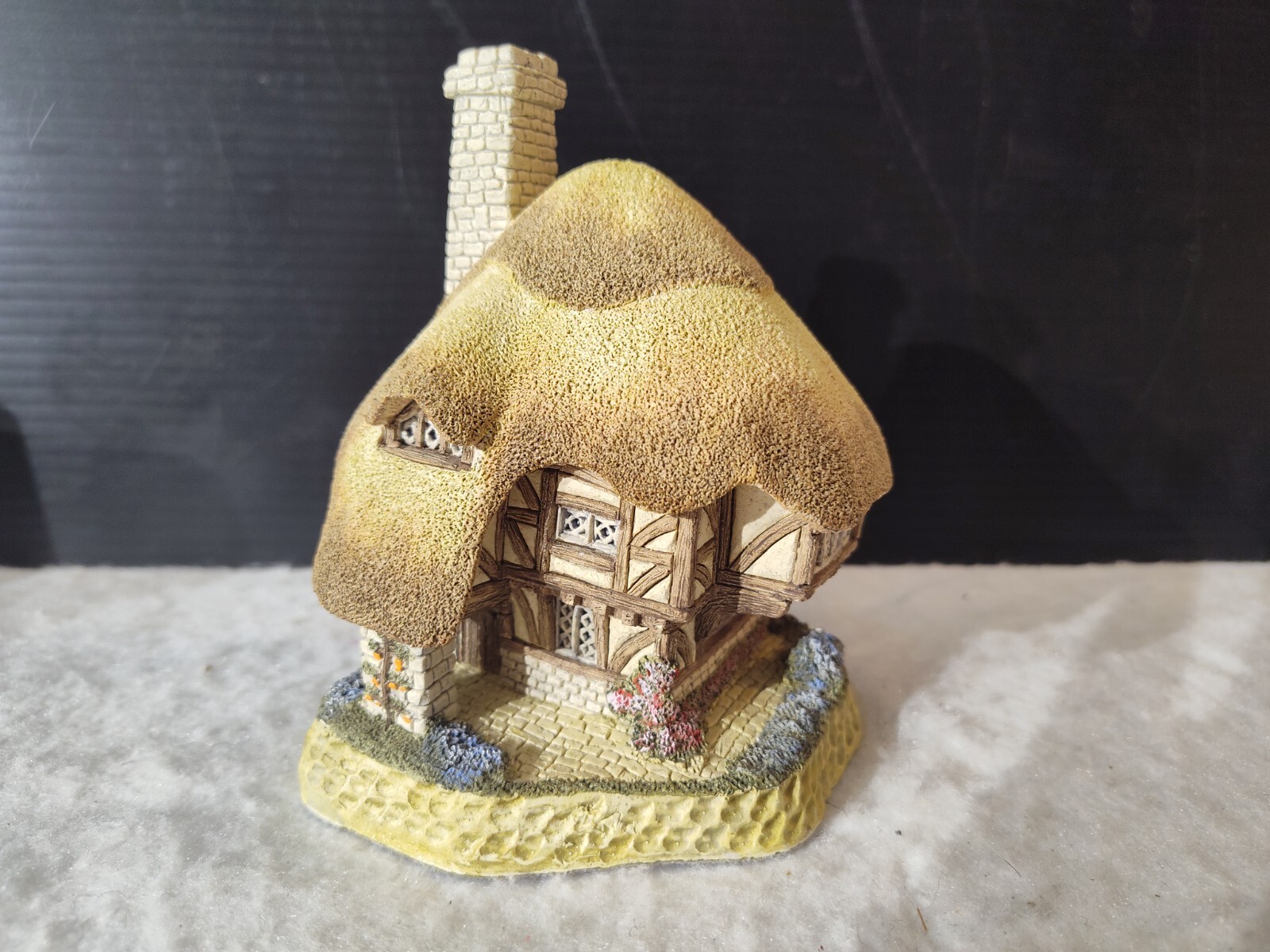 David Winter Pudding Cottage – British Traditions 1989 Medieval Village Unboxed