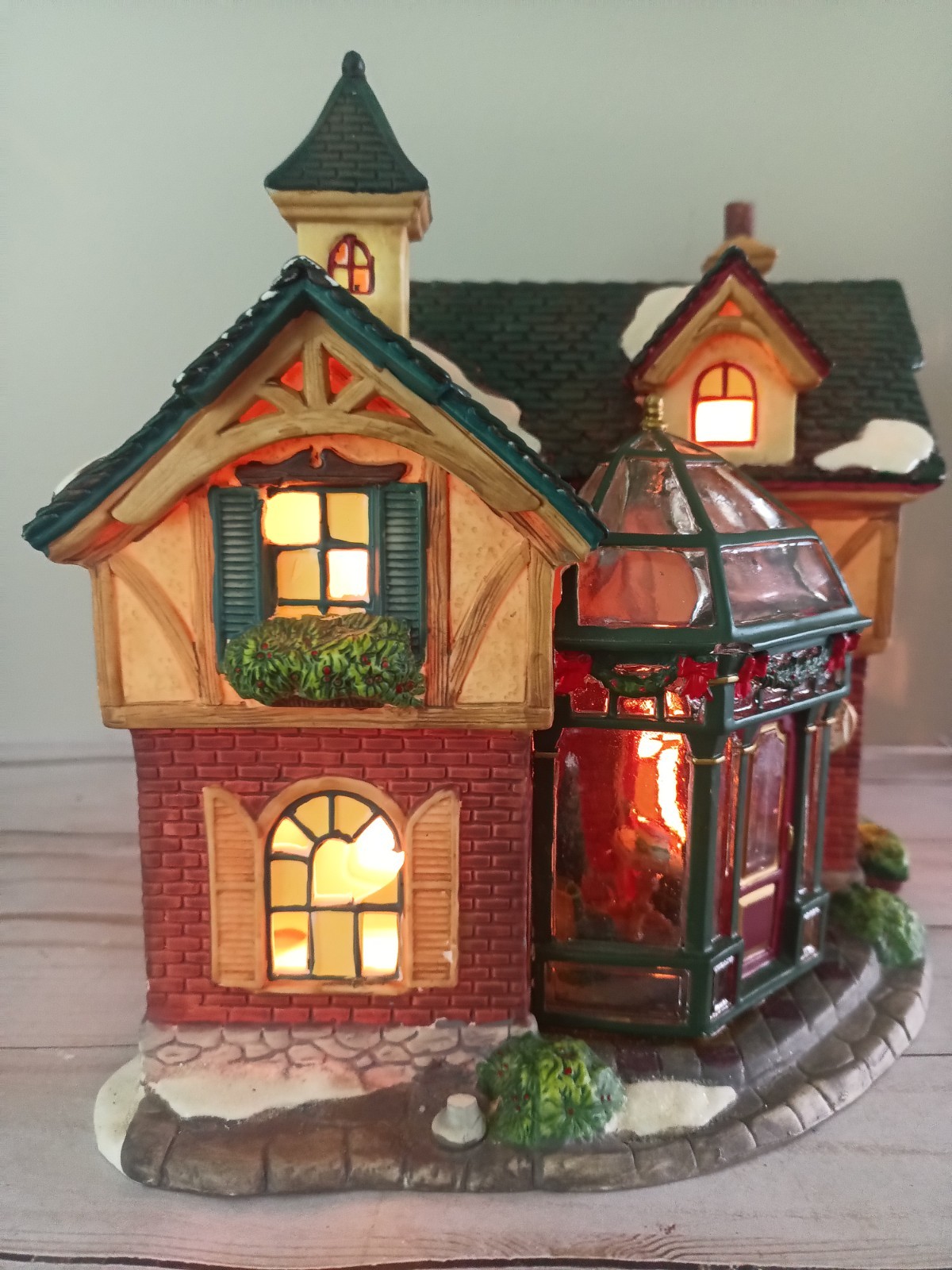 Christmas Village House Figurine Lighted Porcelain Country Inn