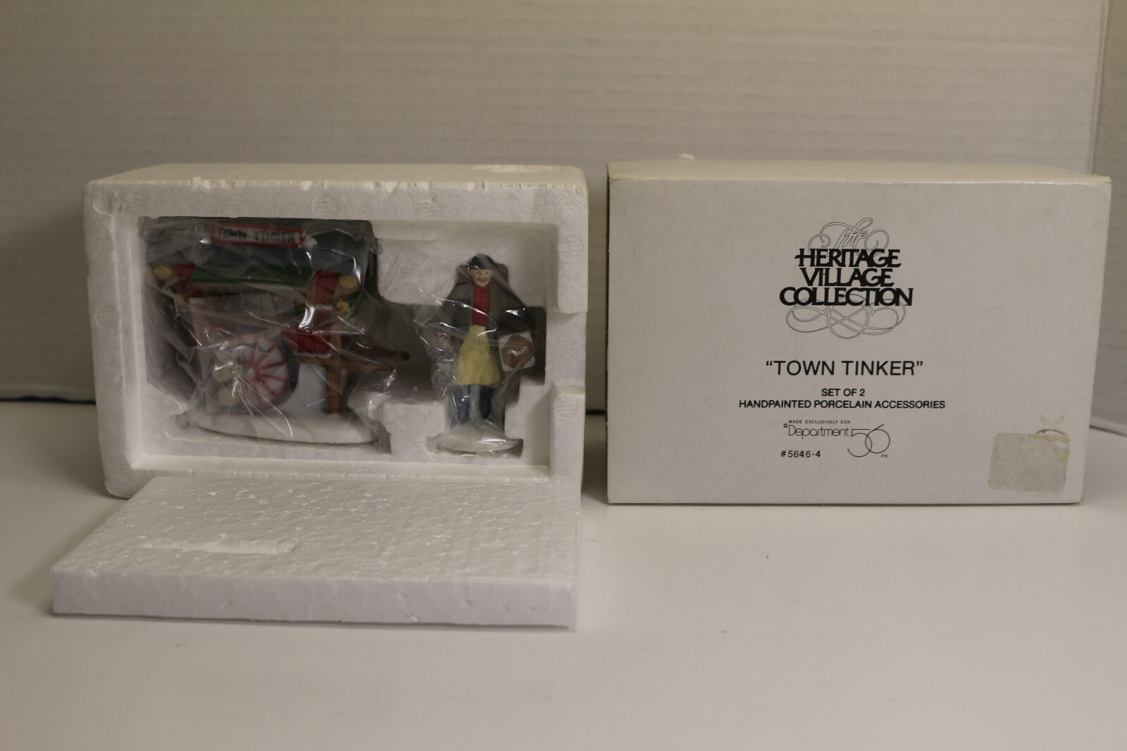 New in Box Dept 56 Heritage Village Collection ~Town Tinker~ #56464 Sealed Pans!