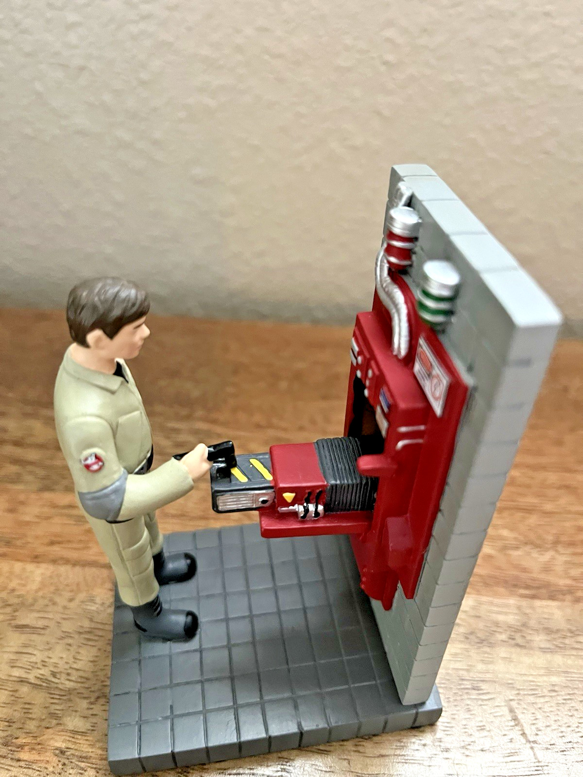 Dept 56 LOT 2 Ghostbusters Village THE CONTAINMENT UNIT & DR. EGON SPENGLER NEW!