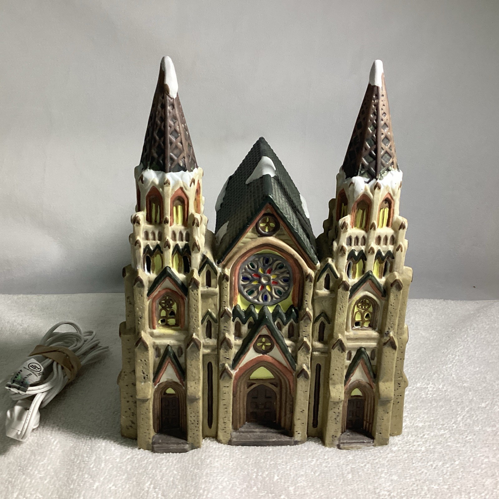 Heartland Valley Village Porcelain Lighted Cathedral Gothic Christmas Church 10″