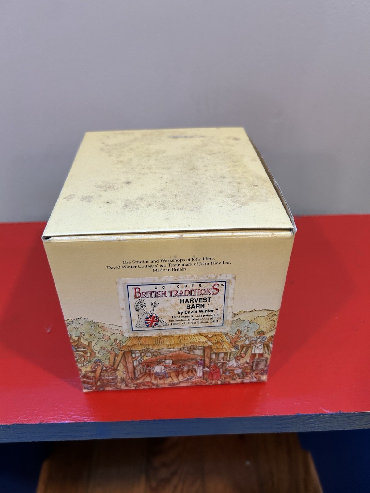 David Winter Cottages British Traditions Harvest Barn Figurine with Original Box