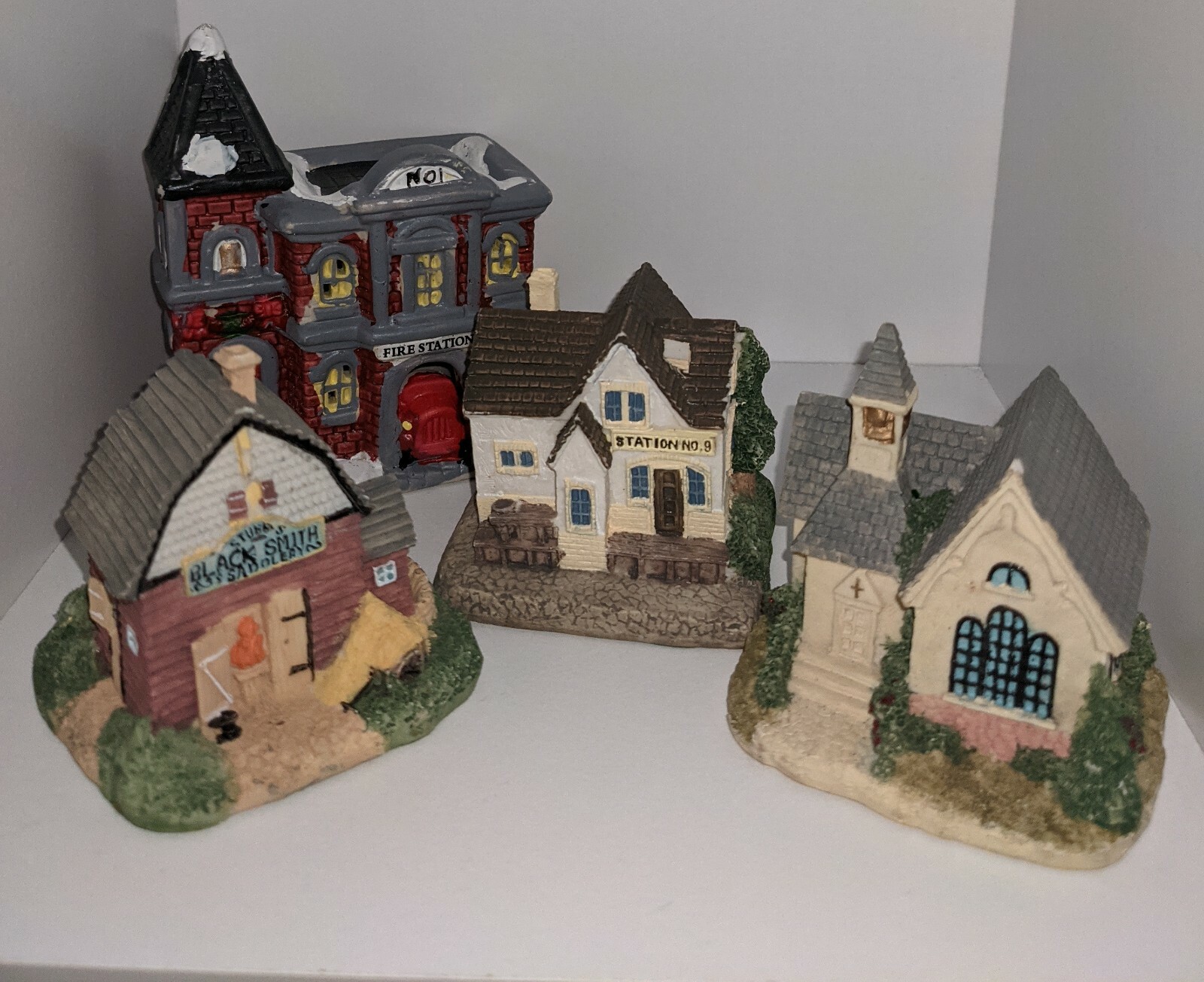 LOT OF 3 INTERNATIONAL RESOURCING SERVICES INC HOUSES AND BUILDINGS AND A BONUS