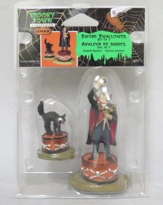 LEMAX Spooky Town : SWORD SWALLOWER (set of 2) Halloween 2010 Village (nm)