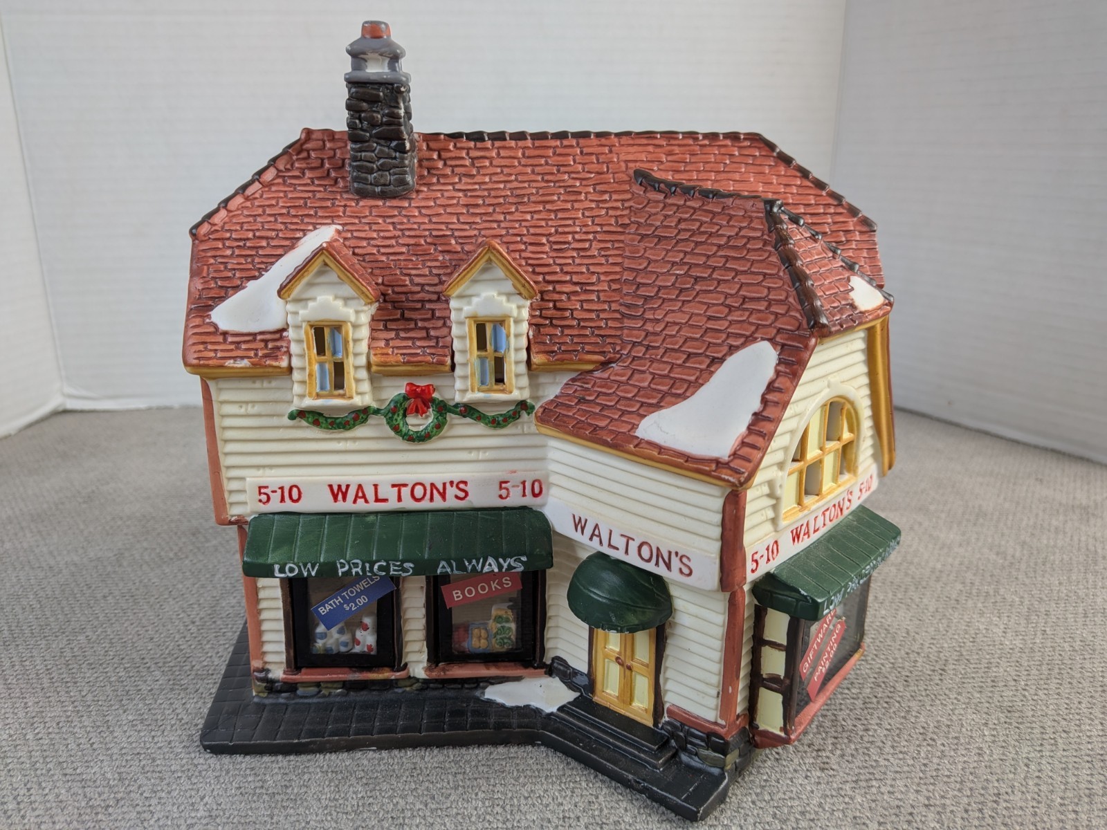 Christmas Holiday Time Walton’s 5-10 Variety Store Lighted Village Store P0369