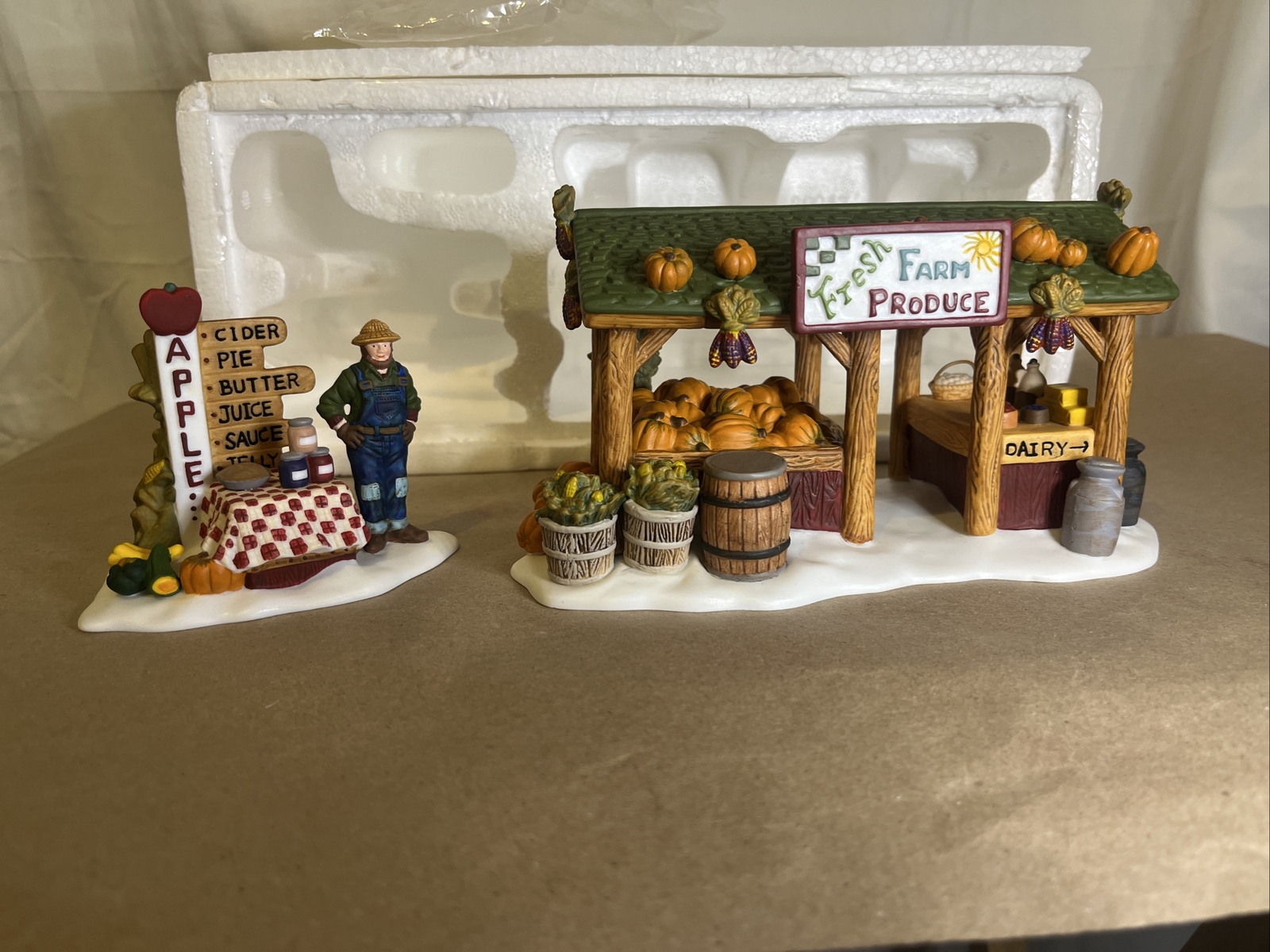 Department 56 Farmers Market Set of 2. 946