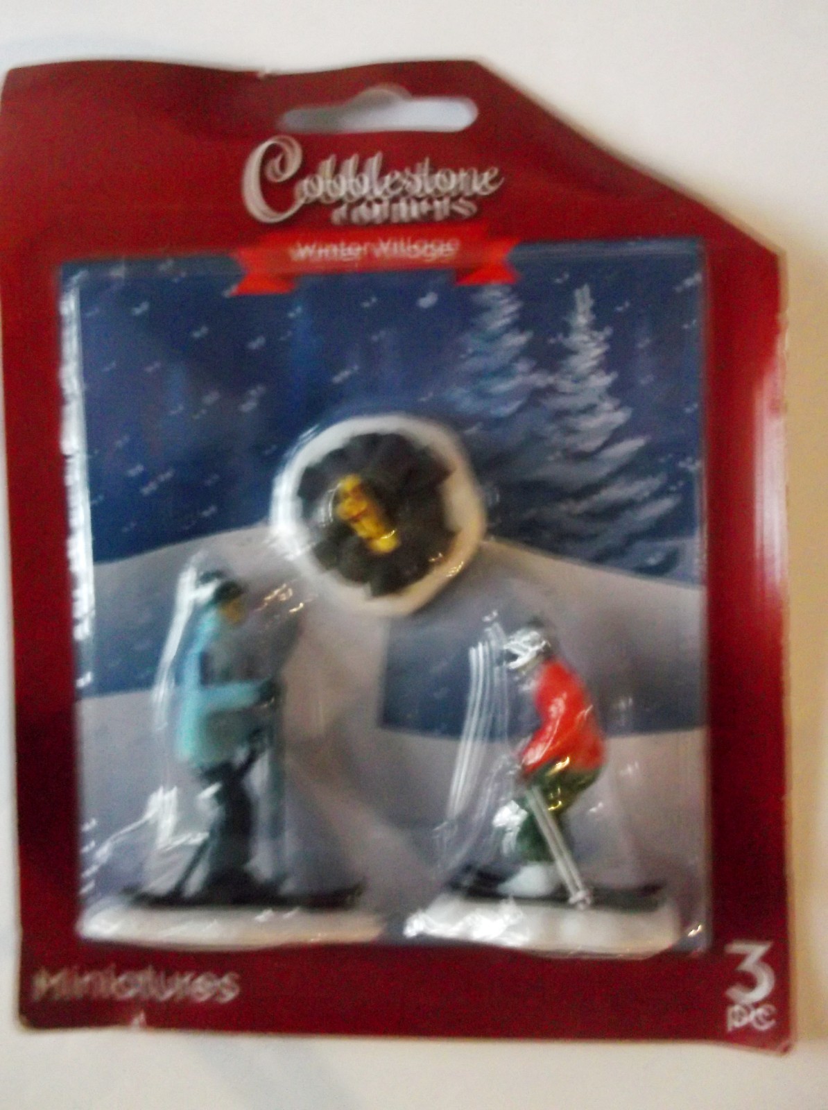 Set of 3 Cobblestone Corners Winter Village 2 Snow Skiers & Fire Logs miniatures